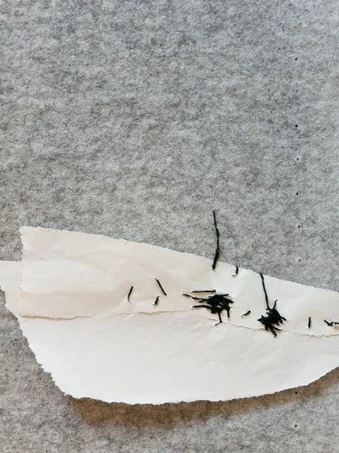 Detail Fadenzeichnung auf Filz und Papier, 2025