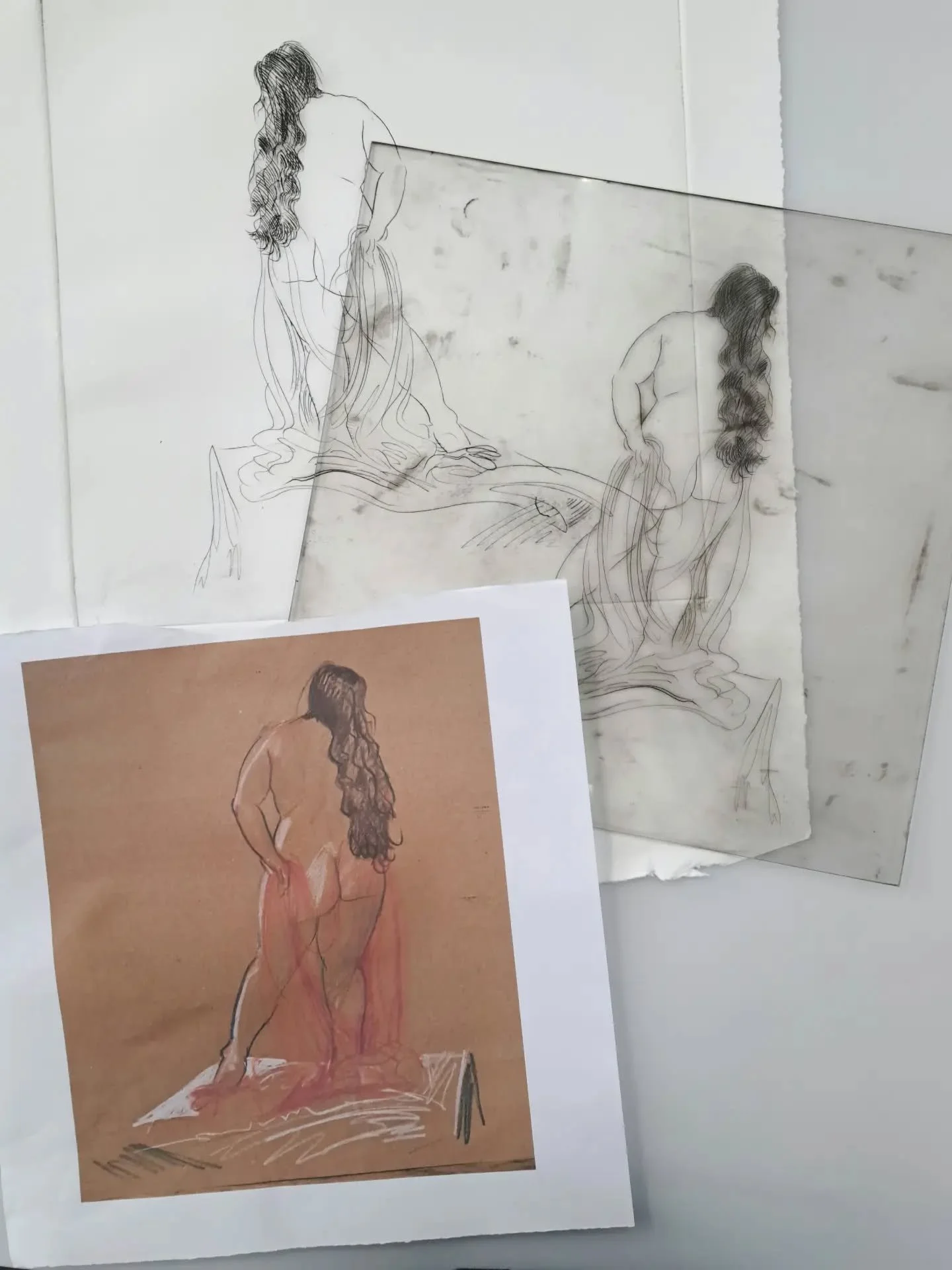 Drypoint on 2mm acrylic sheet. Using a life drawing of the wonderful @lamounstrua from her time with @unitedmodels_lifedrawing . Experimenting with/without plate tone. Wondering whether to cut in a background pattern, or leave it sparse. Thoughts wel