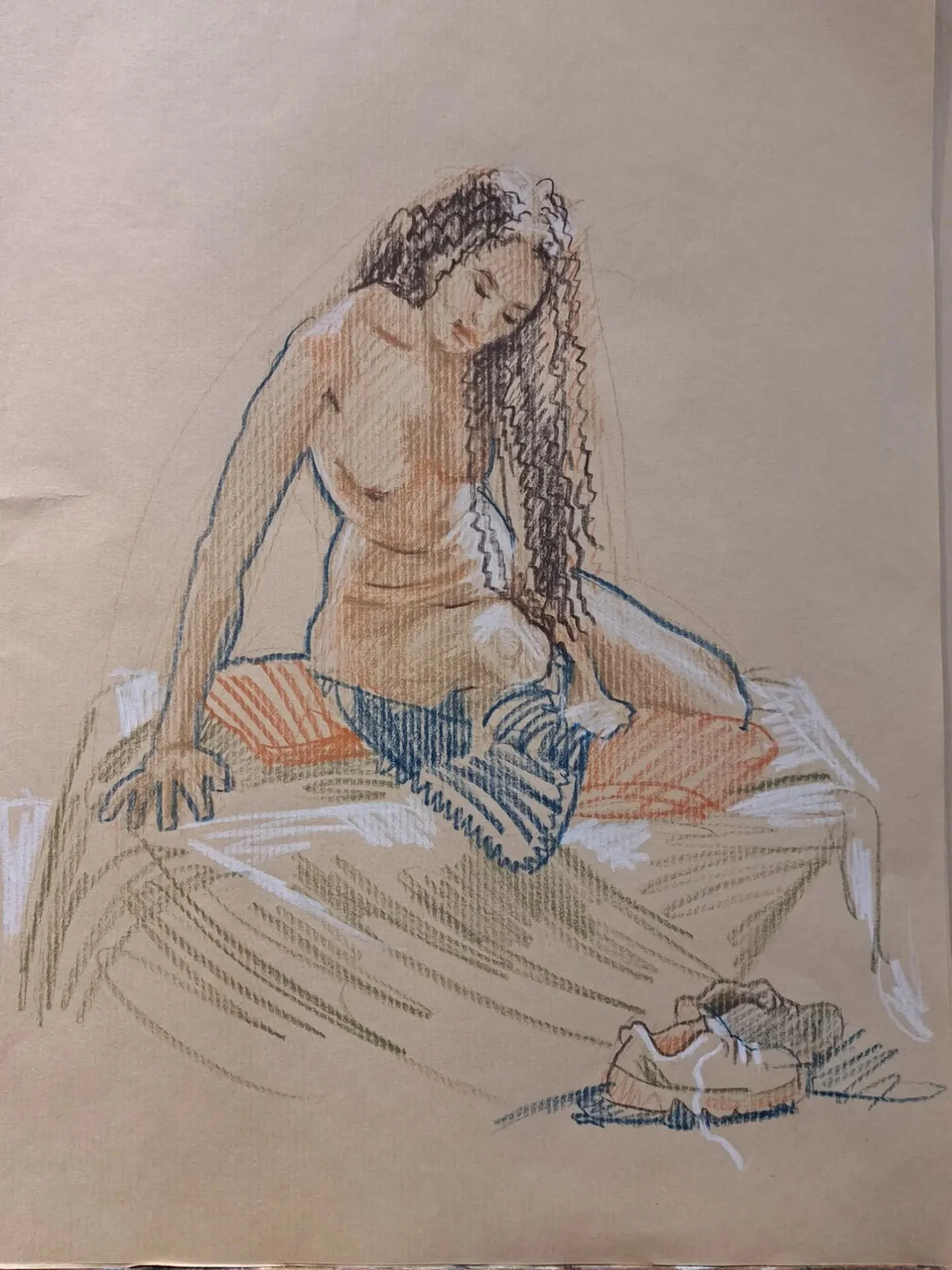 Maeve @gyassi.gyassi with trainers 🥰, and reclining, from life drawing tonight @unitedmodels_lifedrawing . So nice to draw Maeve again!