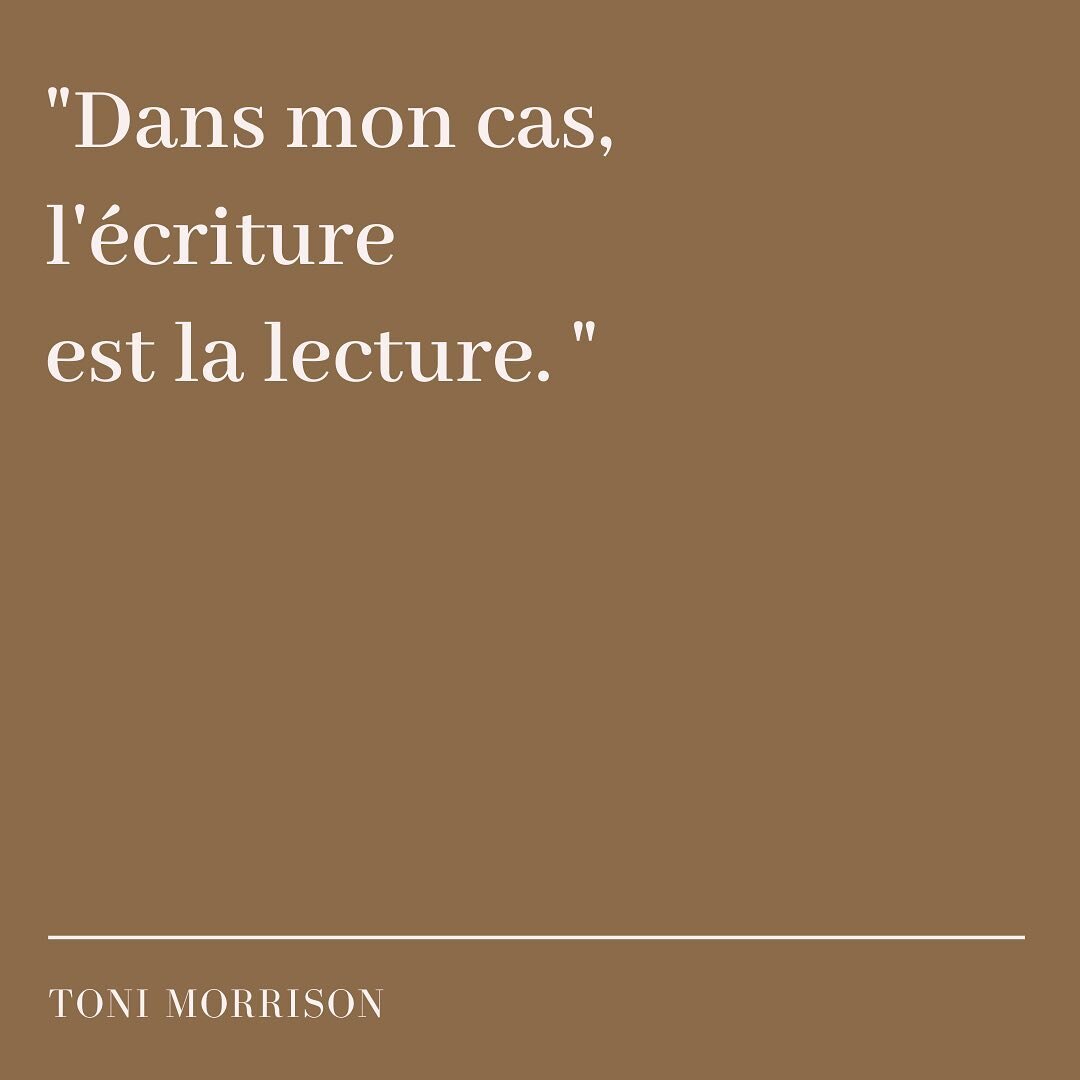 💬ＣＩＴＡＴＩＯＮ
- 𝐓𝐨𝐧𝐢 𝐌𝐨𝐫𝐫𝐢𝐬𝐨𝐧

🖊L&rsquo;&eacute;crivaine am&eacute;ricaine Toni Morrison sur son travail d&rsquo;&eacute;criture : elle lance un premier jet au stylo, puis se relit plusieurs fois en corrigeant, raturant, modifiant sur le pa