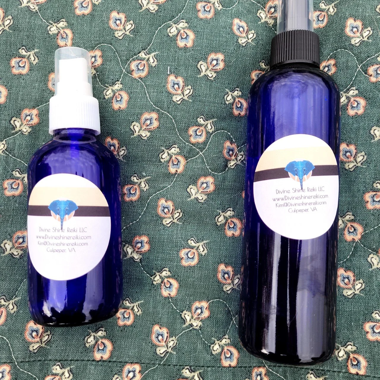 Sage sprays come in two sizes 4 oz and 8 oz and smell really good. 