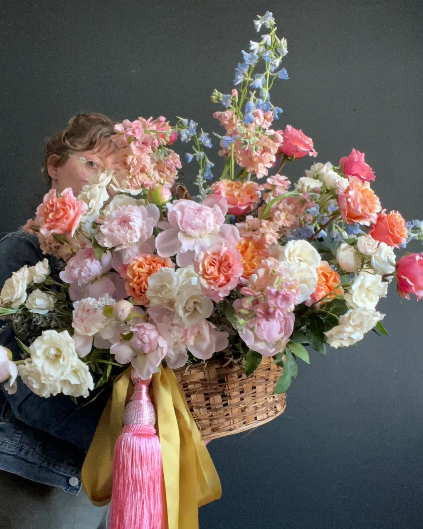 Do you love your mum this much? Taking custom Mothers Day order now! Let&rsquo;s create a one of a kind arrangement for a one of a kind mum. Call or message the studio 🌷

#therosethief #mothersday2024 #morhersdayflowers  #westernmassflorist #mothers