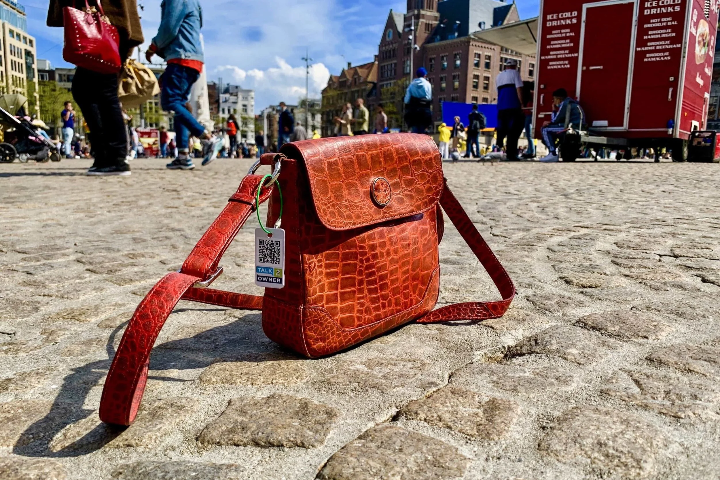 Talk2Owner dam square droptest Horizonteer innovatie consulting.jpeg