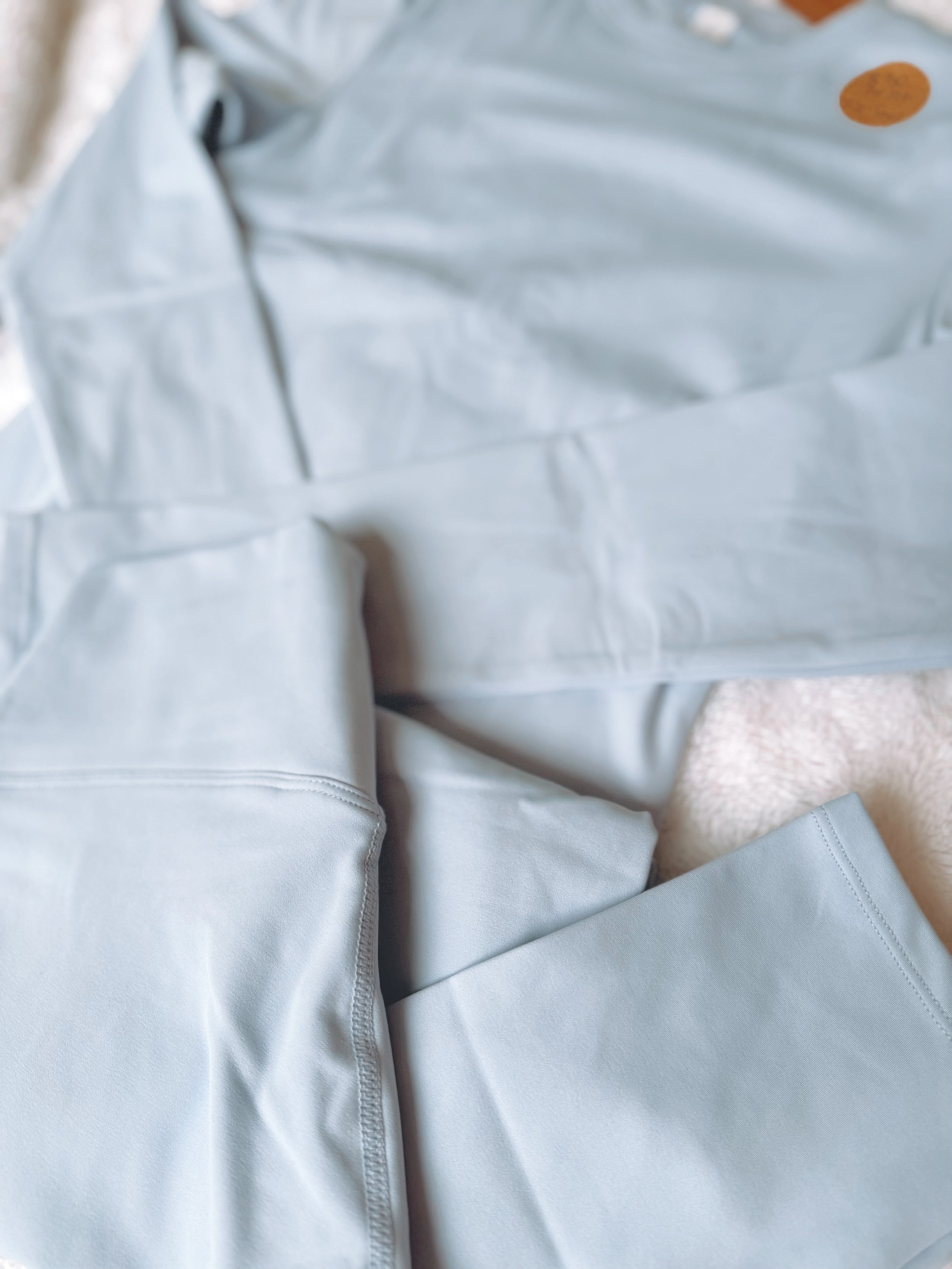 Baby blue active set