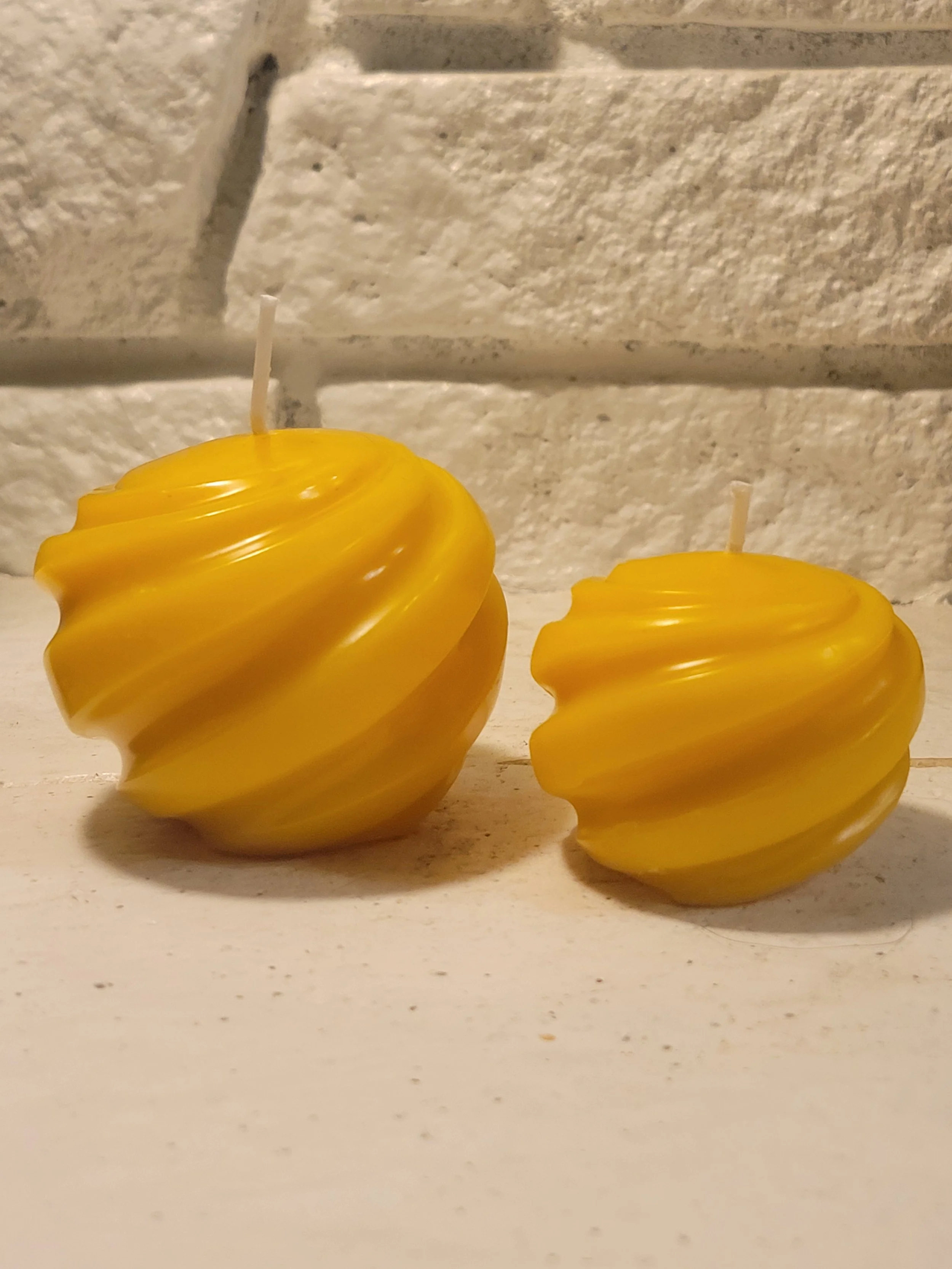 Round Beeswax Candle