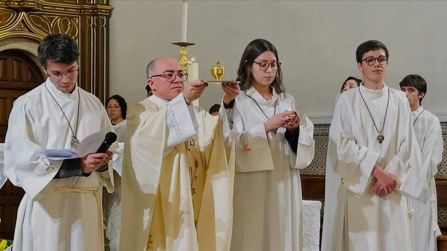 Igreja Paroquial de Tondela celebrou Quinta-feira Santa com ritos tradicionais e novos acólitos