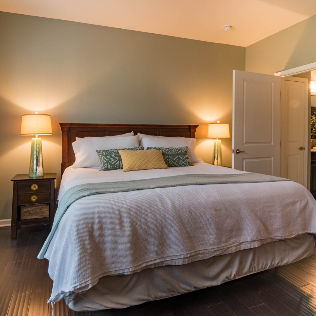 How to Create a Calm and Relaxing Bedroom