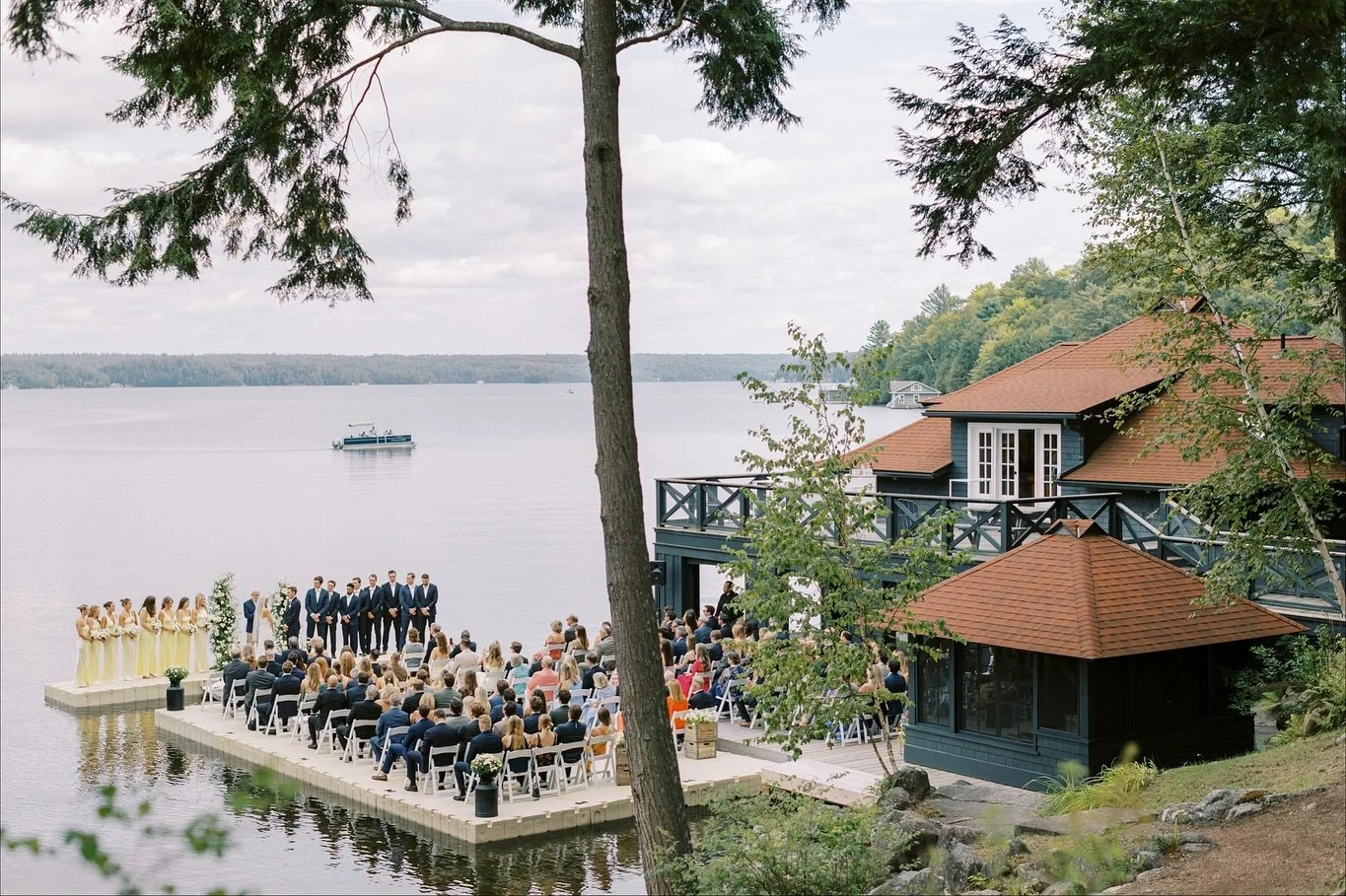 Muskoka is one of my favourite places to shoot and I feel it is pretty obvious why!!!!!! 

Photographing my second wedding for this family in such a meaningful place was an absolute honor🤍🌼

-

Planner: @samanthanicholasevents 
Floral: @lovelybloom