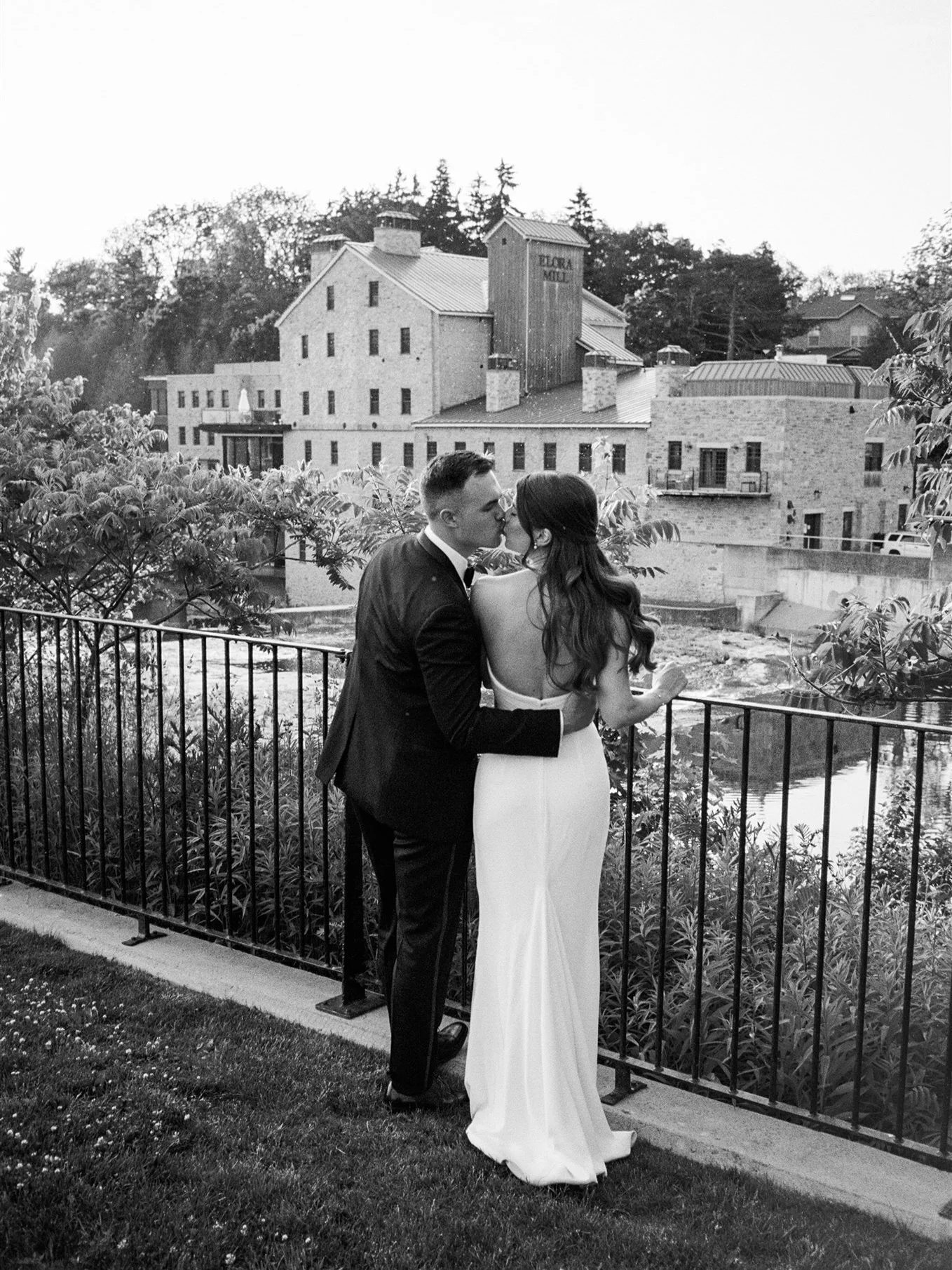 mix of film and digital from this gorgeous sunset session back in June 🎞️🤍

-

Venue: @elora_mill @pearleweddings 
Bridal: @tiltedveilbride @allyssahelm