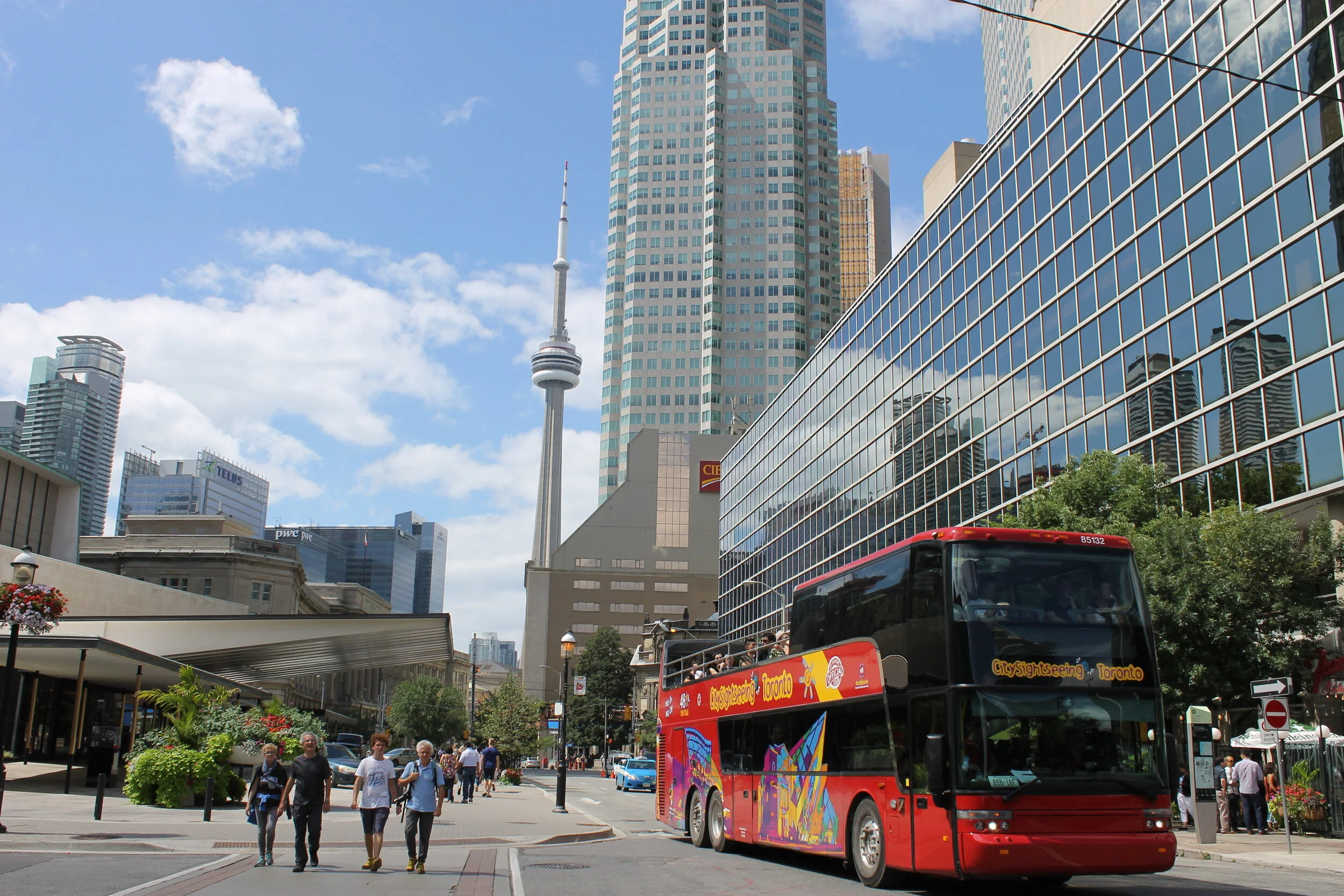 HORZ - CN tower & Sony Centre.JPG