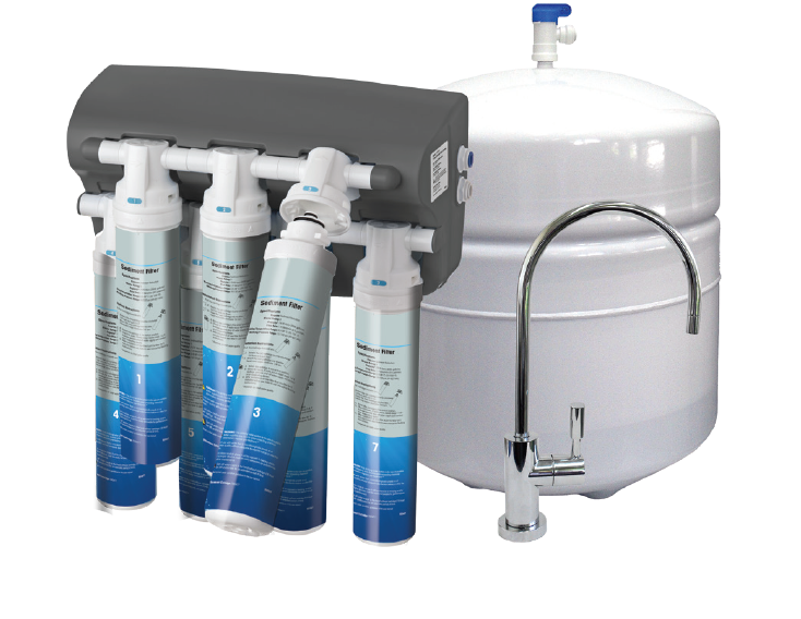 Advanced 7-stage reverse osmosis drinking water station with its filters, storage tank, and kitchen faucet