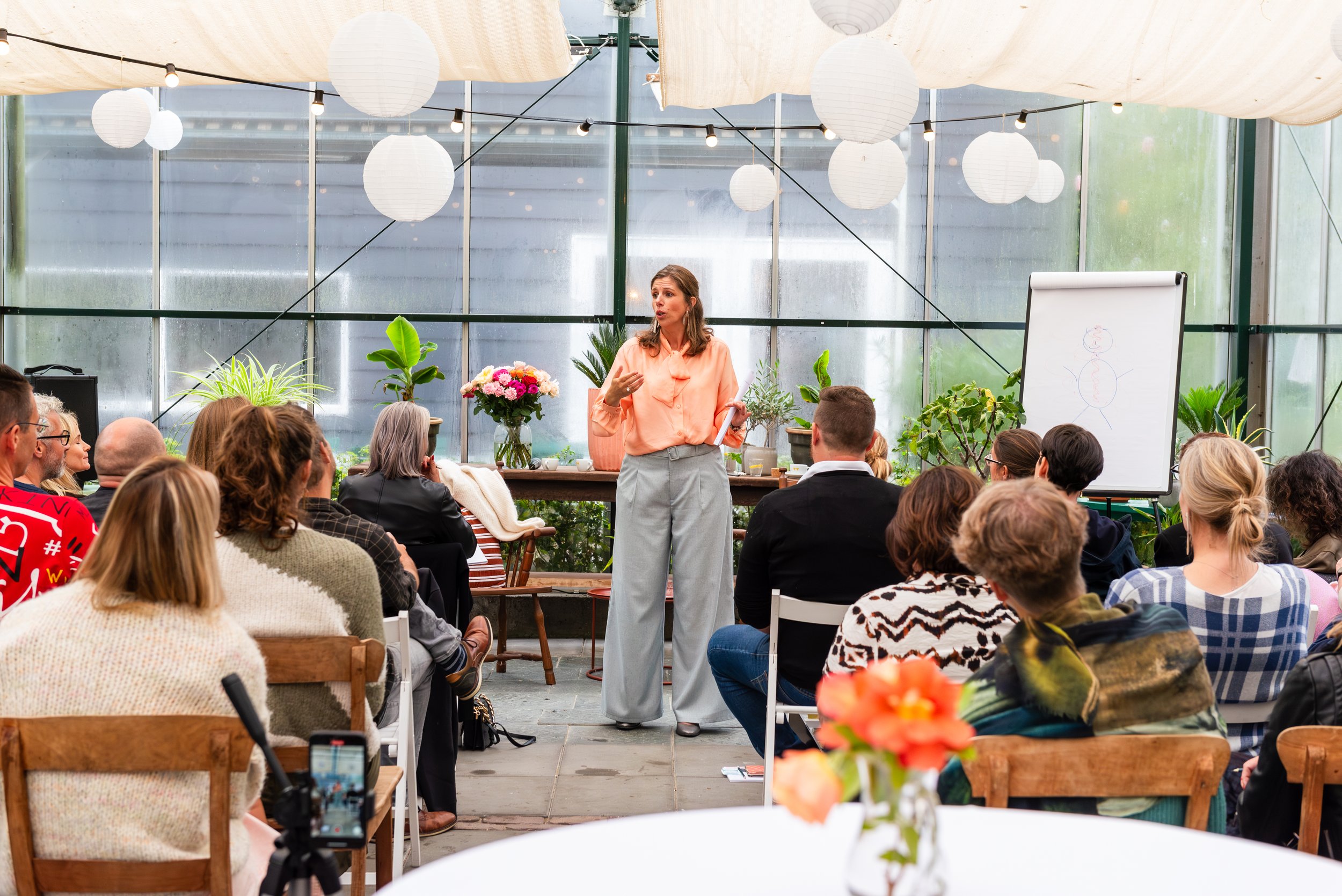 Executive presence voor vrouwen in leiderschap: hoe je stem je autoriteit bepaalt