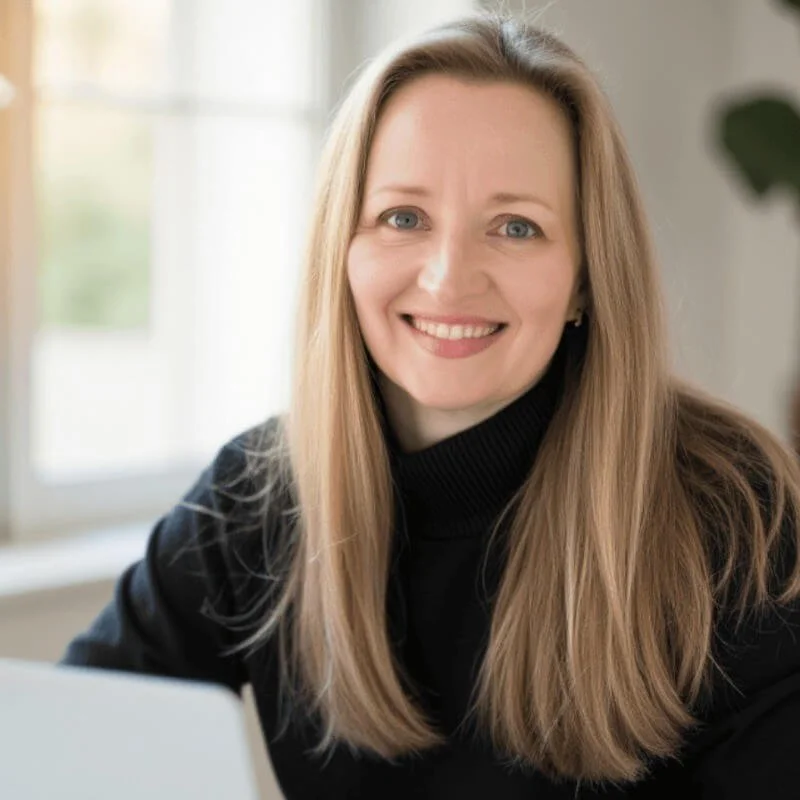 Headshot of Diane from Sway Rise Creative