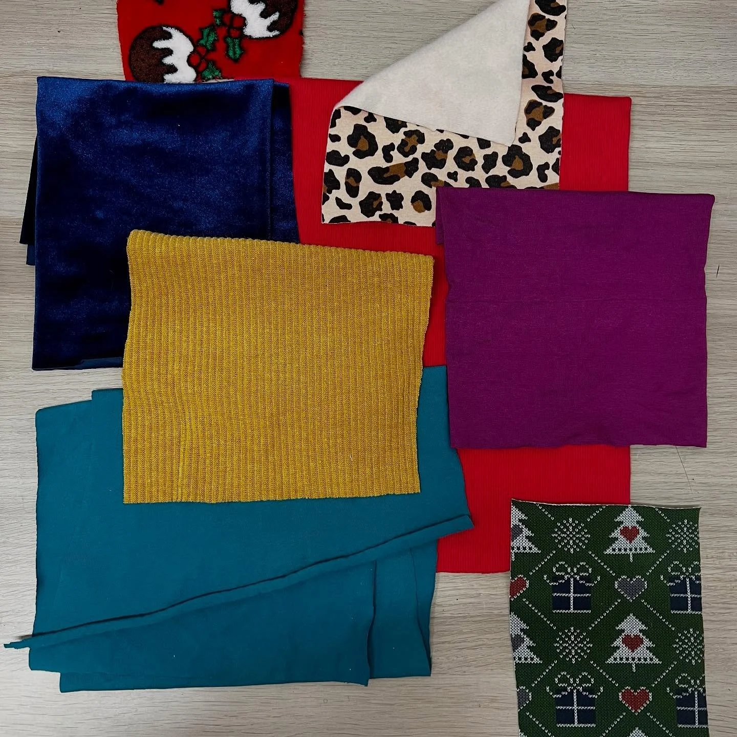 Tonight&rsquo;s BYOD session was all about making patterns for jersey fabric. 

We covered different jersey fabric types, how to work out the stretch percentage of a fabric and the fundamentals of pattern making for knits. 

Do you know what the main