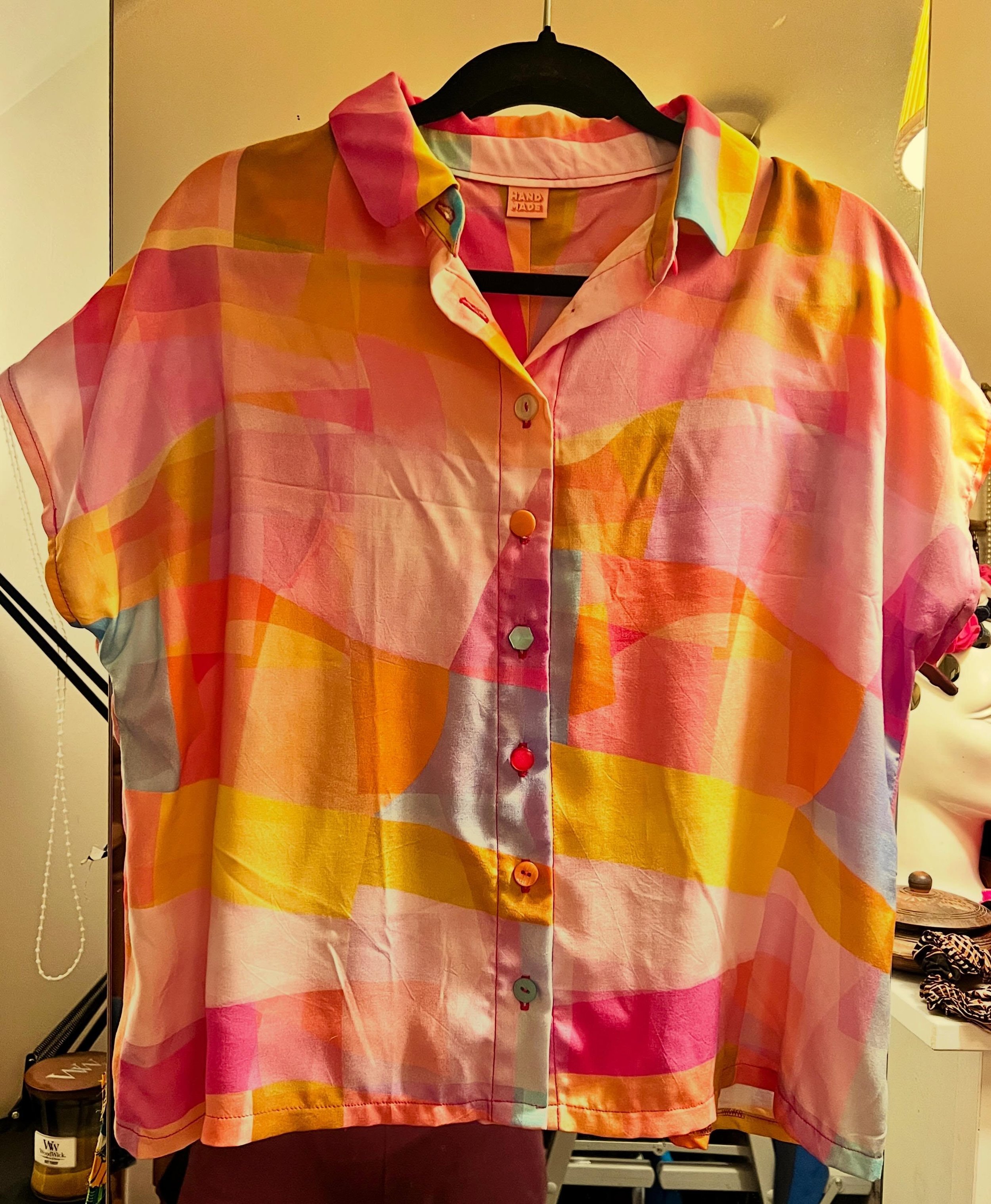 Here&rsquo;s my latest Bellissima blouse made in the Weekend Sewing Club live Sewing session on Saturday. 

I made the short sleeve shirt version with gathered back and the rounded collar variation which is one of 4 collar pattern additions exclusive