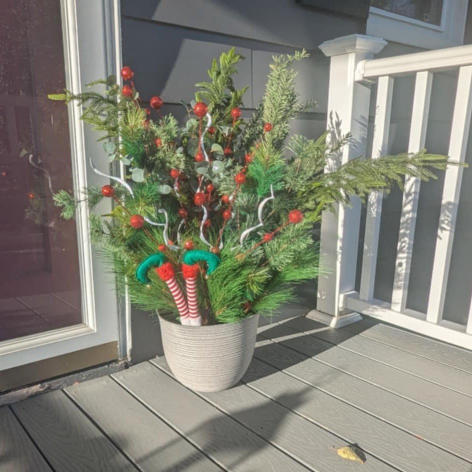 Evergreen Porch Pot Workshop at Driftwood Wine Cellars West