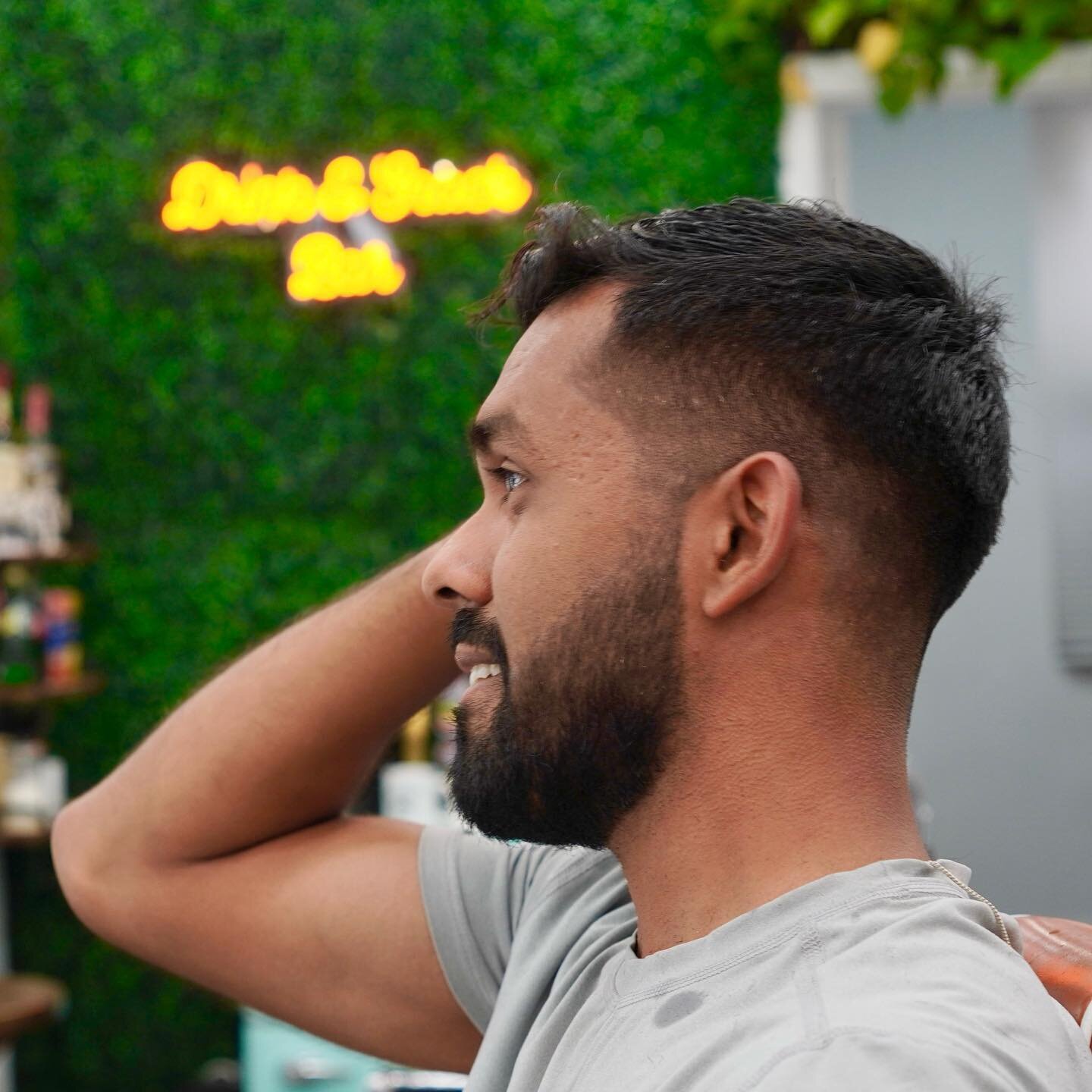 Client: &ldquo;I want to be a totally different person&rdquo; 😳
Us: &ldquo;say less&rdquo; 
.
.
.
#biscott #biscottstyles #barber #haircut #jerseycity #newjersey 
Barber: @brynbcuttin ✂️
Client: @harshpkhatri 🧔
Powered by @growthhorizon 
Pc 📸: @wh