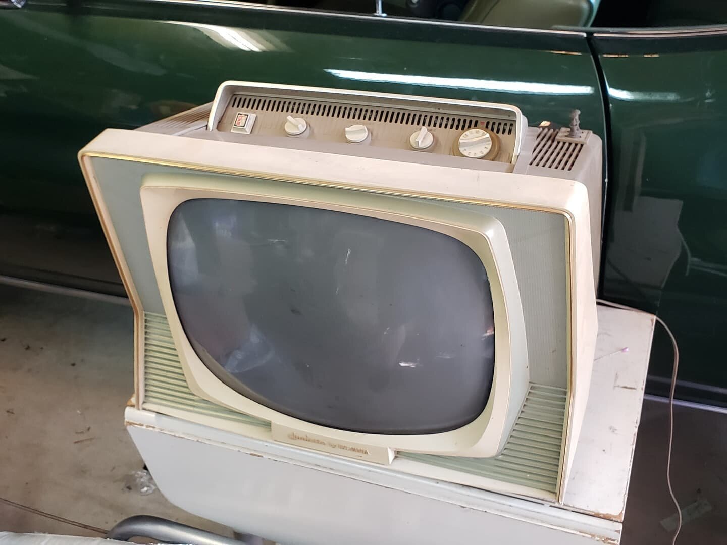 $175. Vintage 1959 Sylvania Dualette TV set mid century modern mcm retro atomic mod designer home decor item. 17 inch tv does not work, sold as is. BLACK AND WHITE TUBE TELEVISION SET, TABLE TOP MODEL, HARD PLASTIC CASE. 
Plus tax.
This item is locat