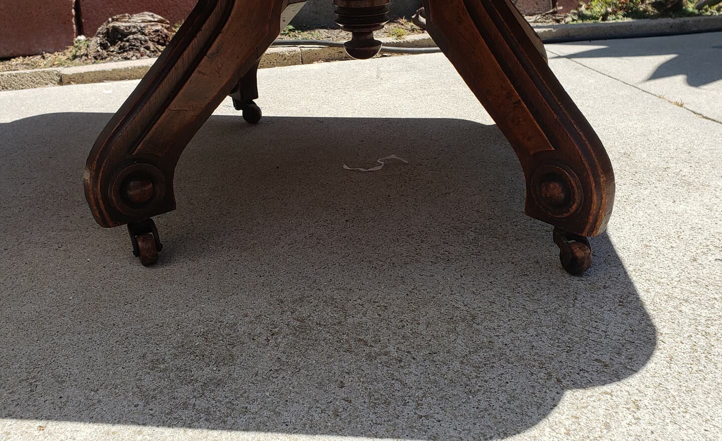 $195. Antique stone marble top wood table with wood casters / wheels. Works great. 32&quot; wide 24&quot; deep 17&quot; tall. Coffee side end table
Plus tax.
This item is located in my Antique Mall booth in the city or Orange. Text Message (don't cal