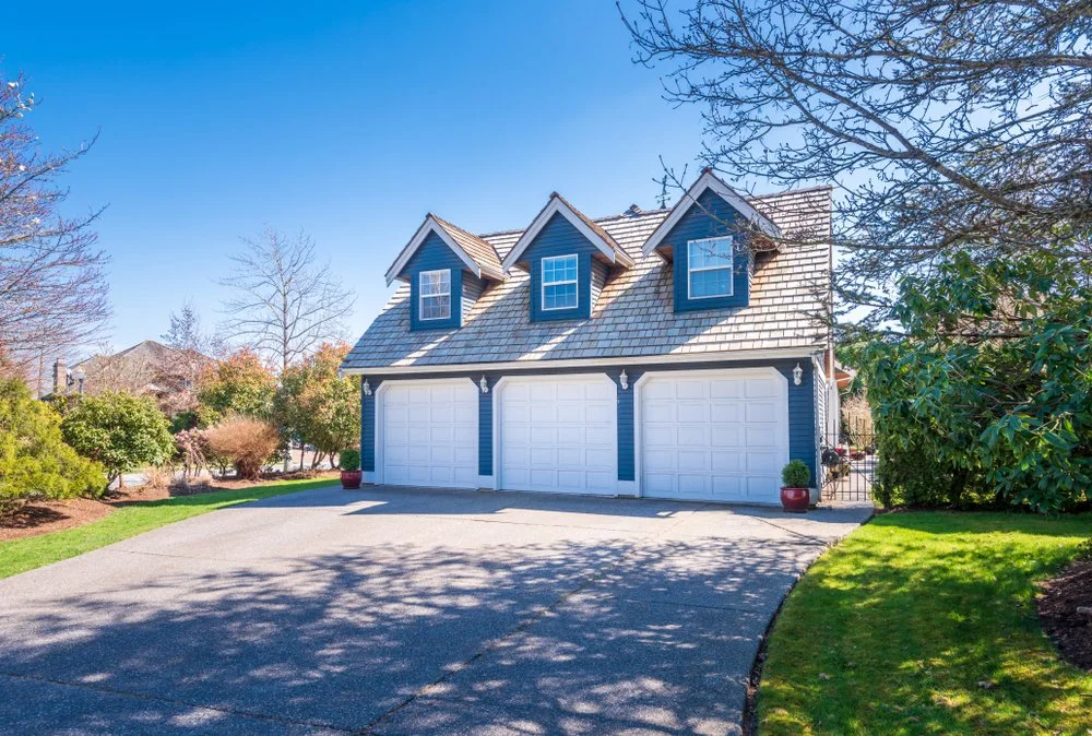Detached garage and workshop Accessory Dwelling Unit