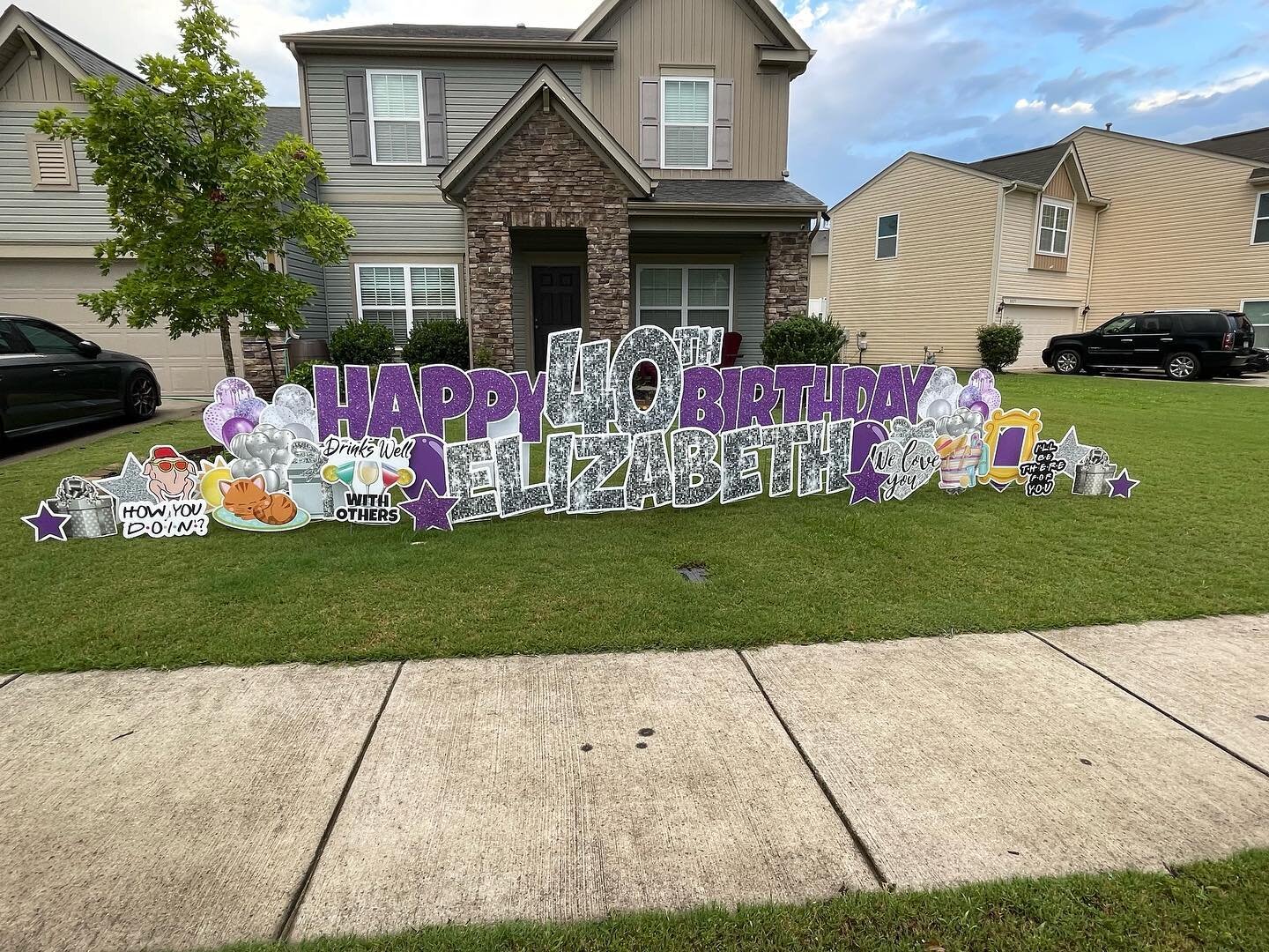 A big HAPPY 40th to Elizabeth! 

This husband scored major brownie points with this yard card surprise! 🤩🥳

#Harrisburgyardcard #harrisburgnc #concordnc #midlandnc #yardcard #yardsign #happybirthday #party #celebrate #sayitintheyard #supportlocal