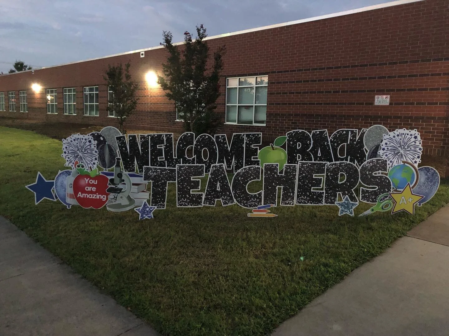 We loved helping welcome back PSRES Amazing Teachers this week! 🤩

#Harrisburgyardcard #harrisburgnc #concordnc #midlandnc #yardcard #yardsign #happybirthday #party #celebrate #sayitintheyard #supportlocal