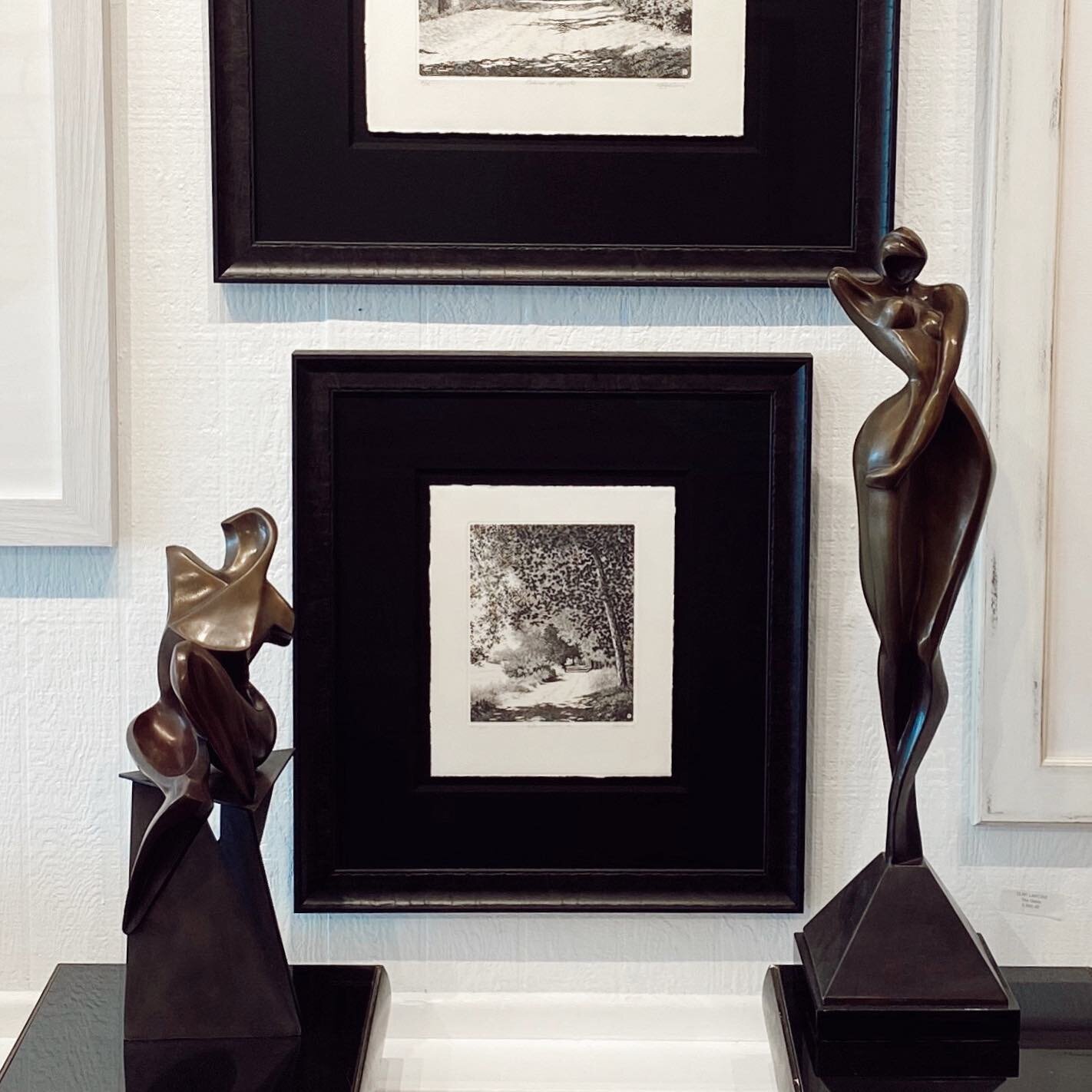 MPPL sculptures framing a mini Zaliani etching in a modern frame combination✨ 
&bull;
&bull;
&bull;
For more details &amp; purchase information please visit our website labottegagallery.com or message us directly. 
&bull;
&bull;
&bull;
&spades;️ Foll