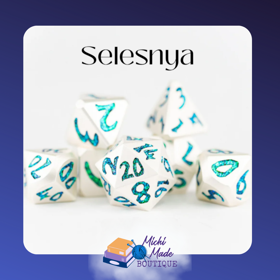 “Selesnya metal dice set featuring large teal glitter numbers on white metal dice.”