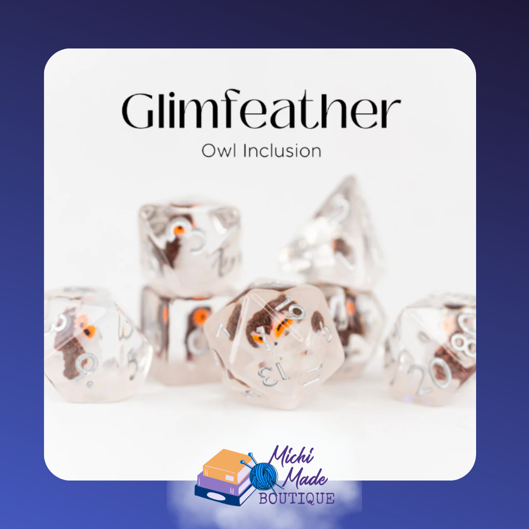 Clear dice with owl inclusions, silver numbers – Glimfeather set.