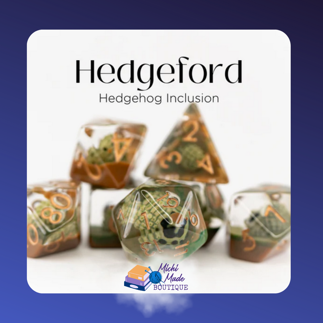 Green and brown dice with hedgehog inclusions, orange numbers – Hedgeford set.