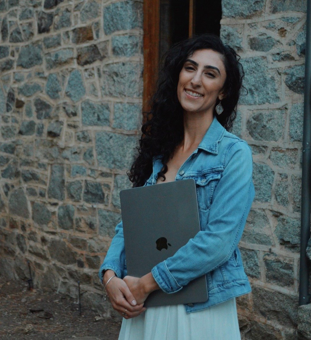 As the year winds down, it&rsquo;s naturally a time to ✨reflect✨ on our journeys and begin to strategically plan for the new year. What lessons from 2024 will shape your business in 2025? How can you end the year on a positive note?

At Life By Desig