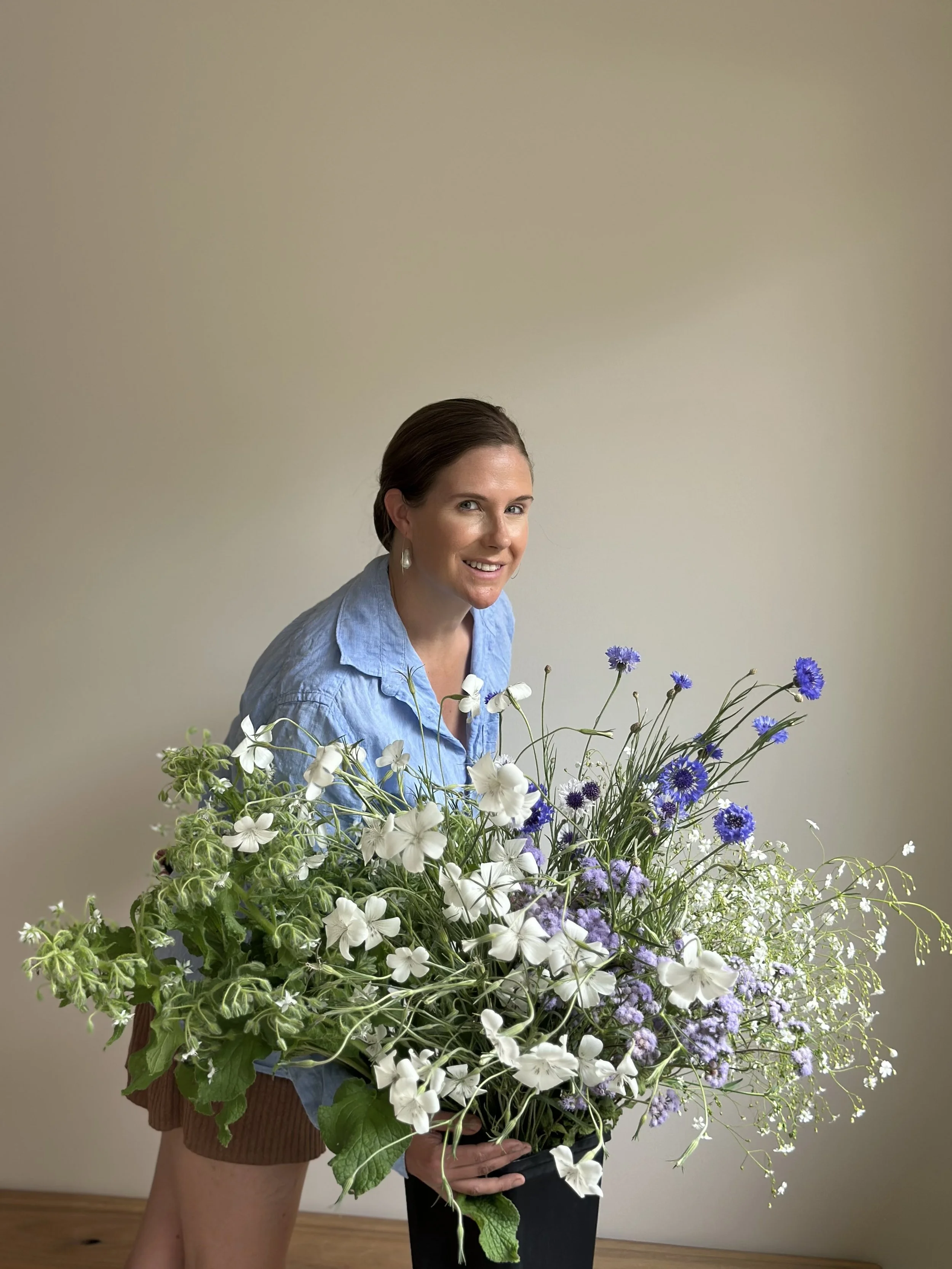 blue_white_curatedbucket-licencetobloom23.jpeg