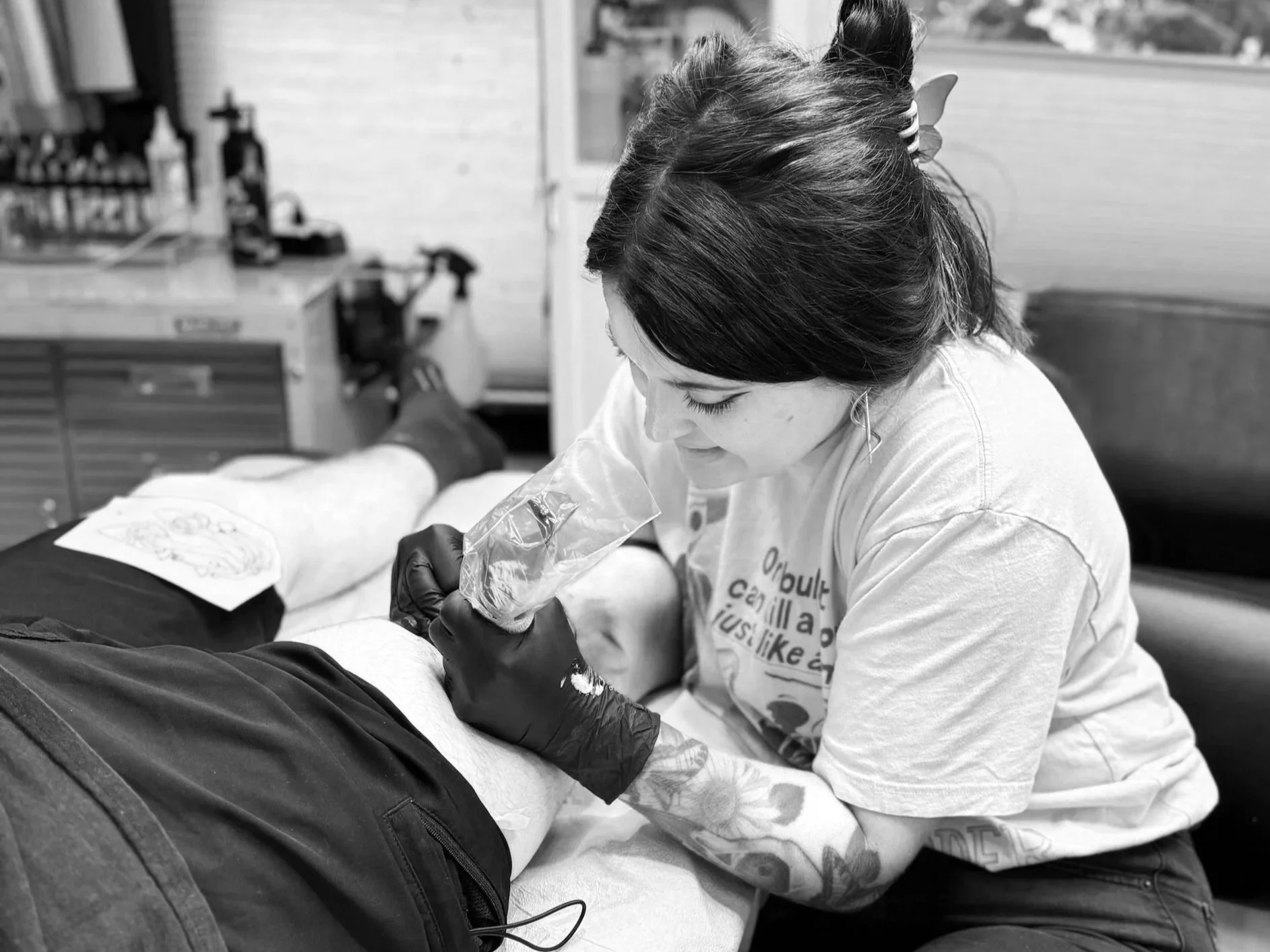 PDX Lady tattooer in SE Portland on Hawthorne Blvd. Fine line tattoo artist, black and grey color tattoo artist, nature tattoo artist. Get your new body art!