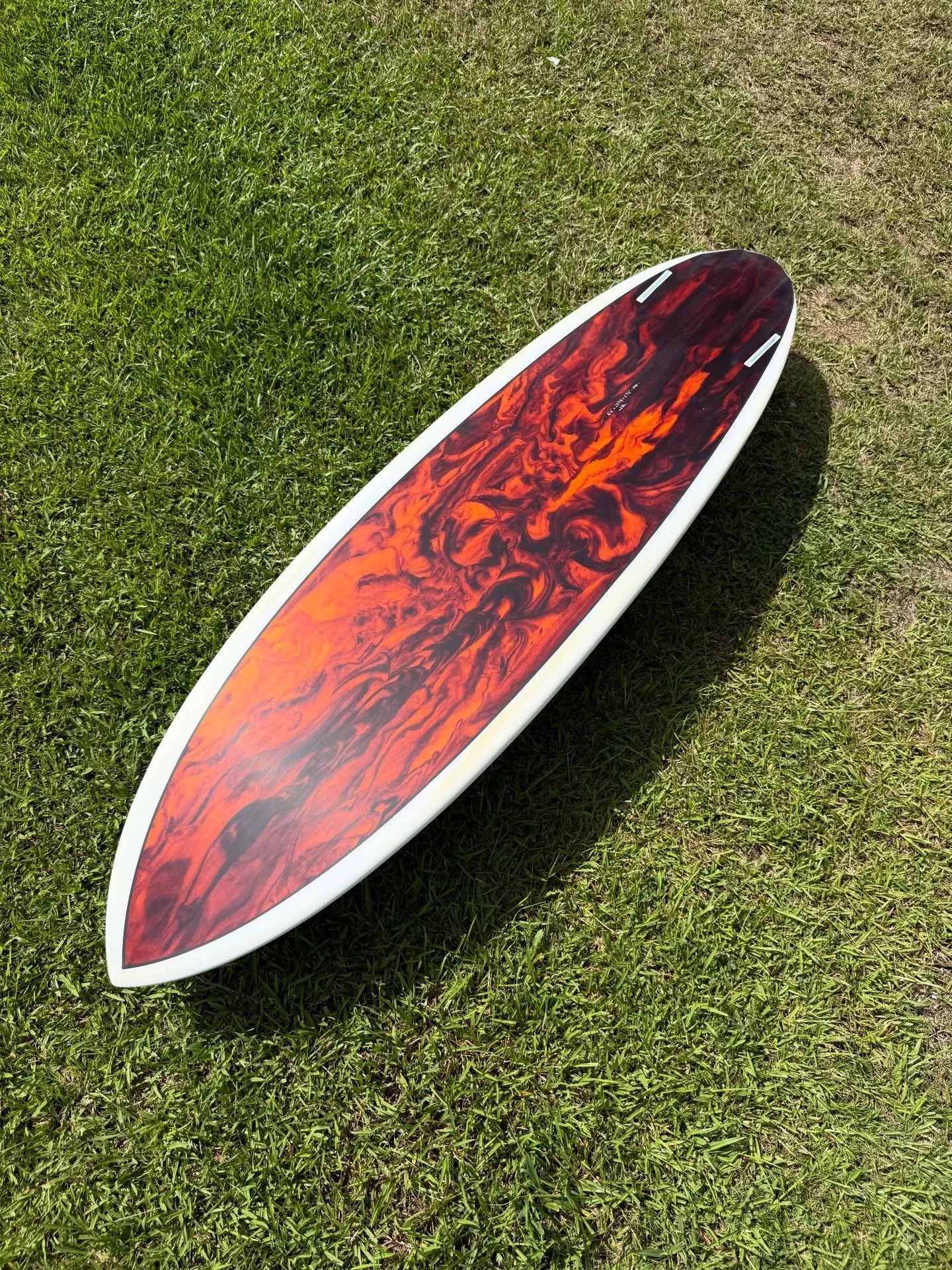 New stock board available 
6&rsquo;6&rdquo; x 20 3/8&rdquo; x 2 3/4&rdquo; M4 Twin
Cream pigment deck with swirl bottom and pinline. Glassed to last 6oz bottom 4+6oz deck. Finish coat wet rub.

Message me for more info 
Aus wide shipping available 
#