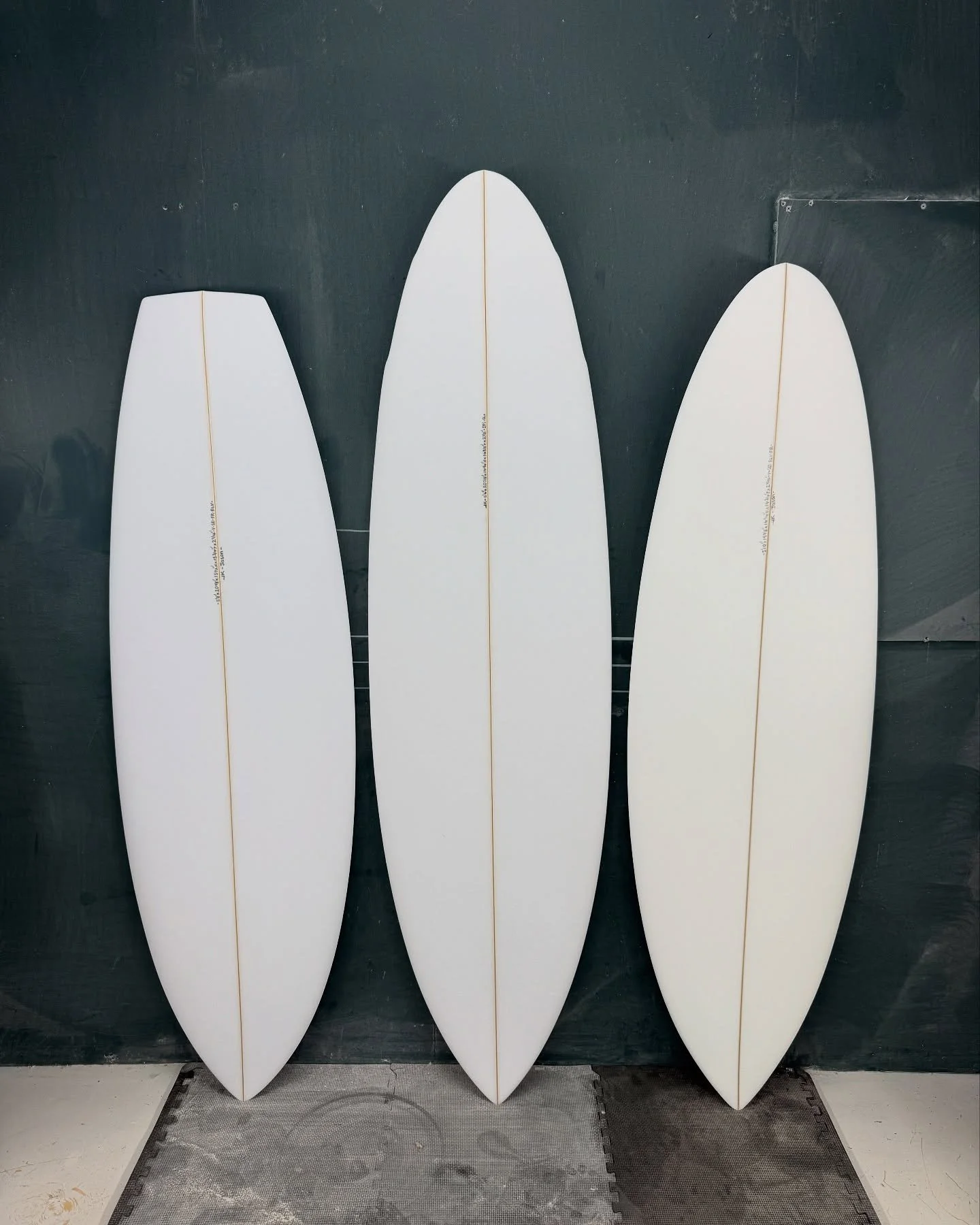 A little mix of everything in this trio &ndash;

Left: 5&rsquo;8&rdquo; Diamond tail twin, super cruisy and fast with a resin vee that keeps it loose underfoot.
Middle: 6&rsquo;4&rdquo; curve channel with a quad + thruster setup, good all-rounder wit