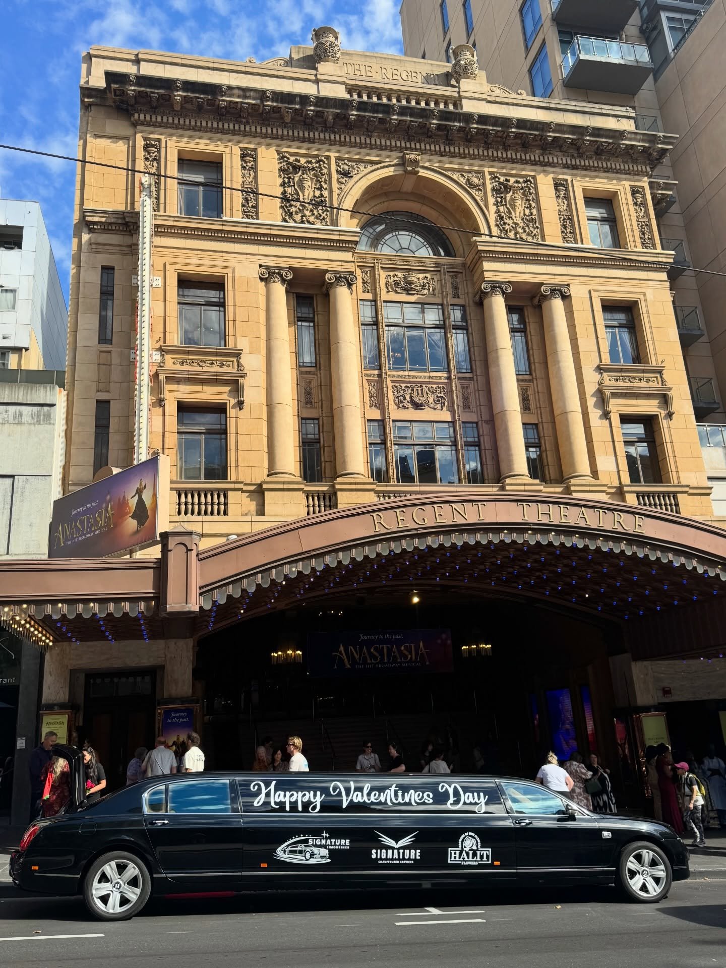 Happy Valentines Day ❤️

Thank you all for all the love &amp; support ❤️

#HalitFlowers #VDay #Bentley #SignatureChauffeur