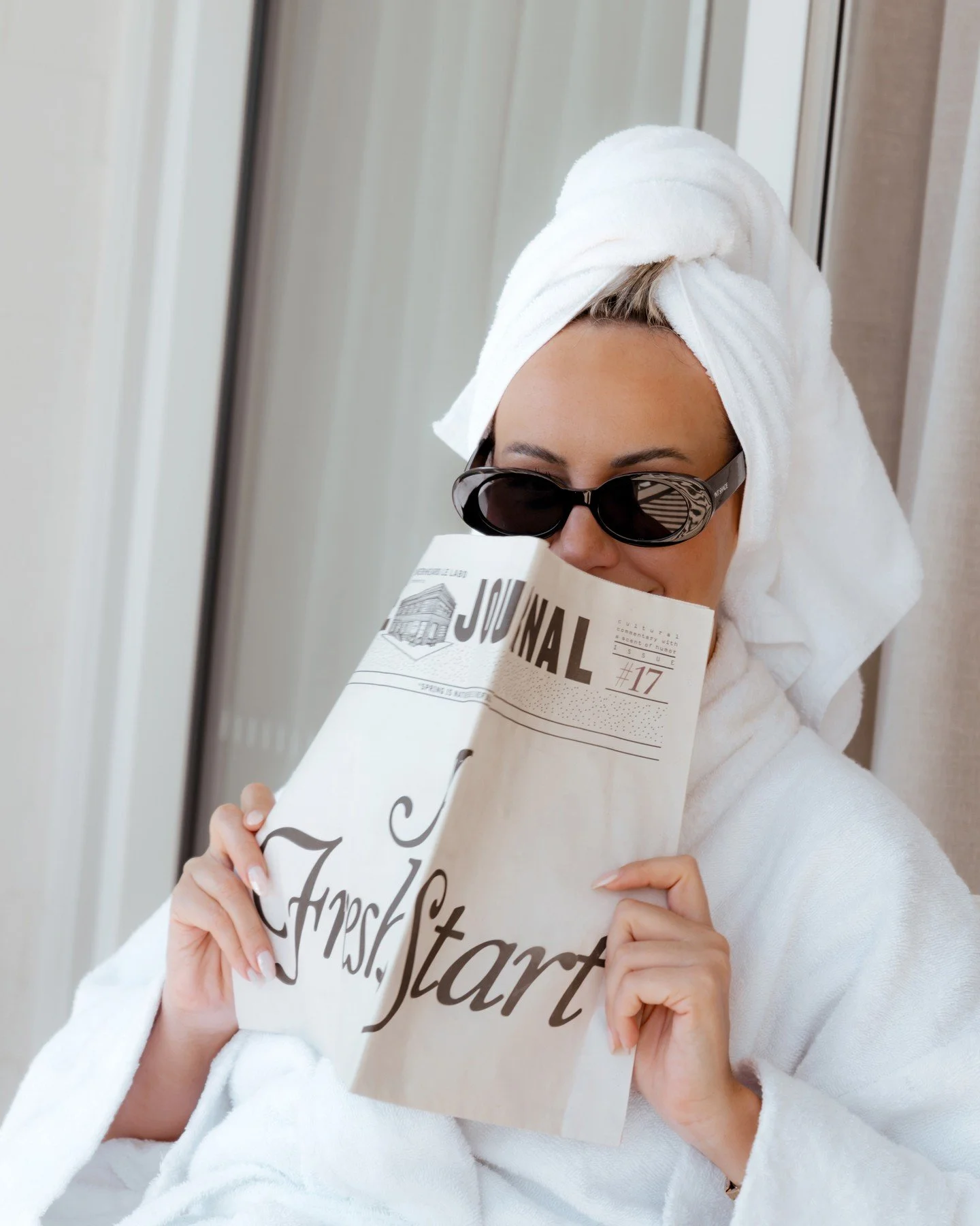 This is what lifestyle product photography should feel like - natural, aspirational, and quietly selling without screaming &ldquo;ad&rdquo;.⁠
⁠
Lifestyle content works because it:⁠
&bull; Shows your product in a real, relatable environment⁠
&bull; He