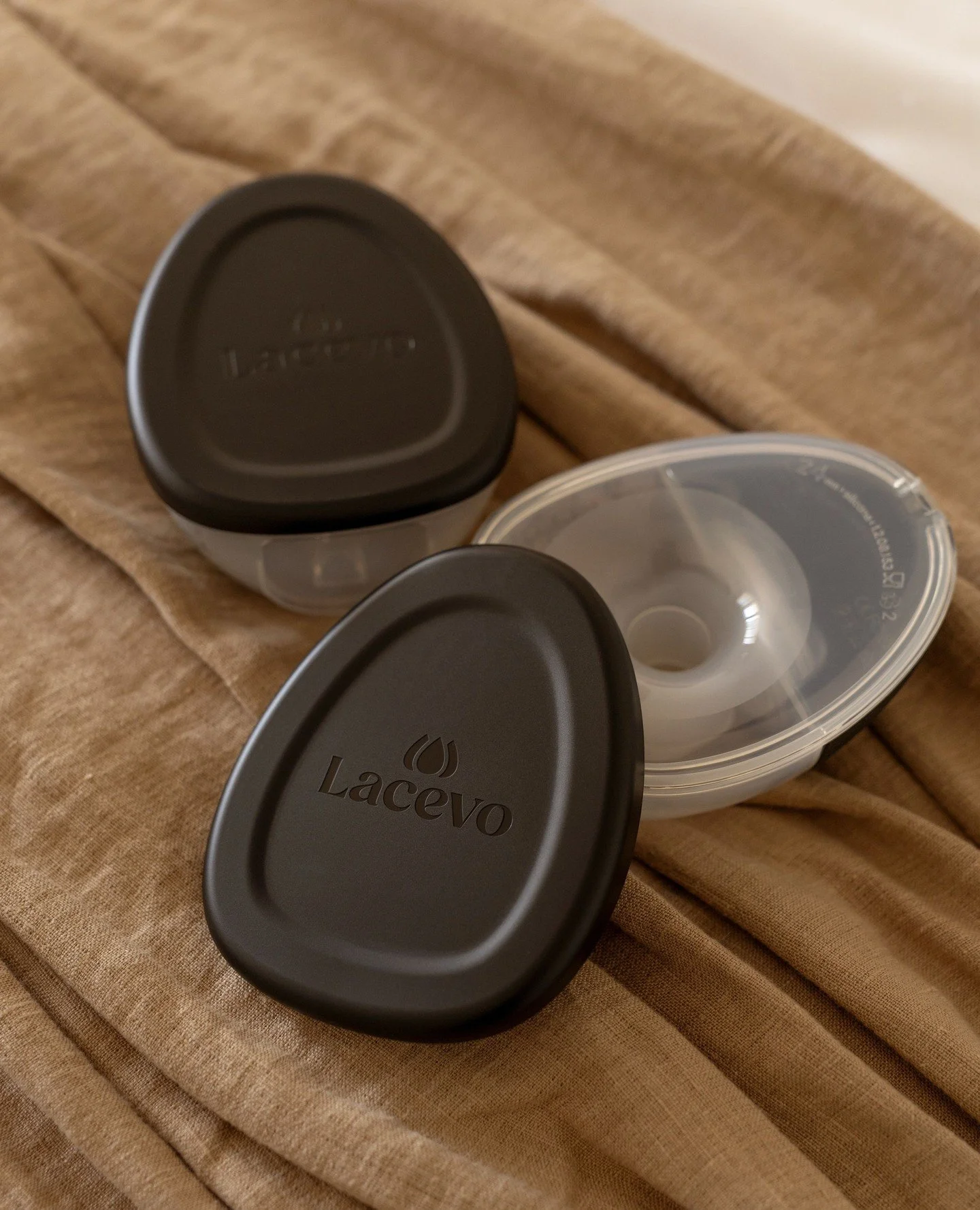 Your product deserves more than a quick snap on a white background.⁠
⁠
Detail driven product photography helps:⁠
&bull; Highlight branding and packaging⁠
&bull; Communicate quality instantly⁠
&bull; Increase perceived value⁠
⁠
This style of imagery i