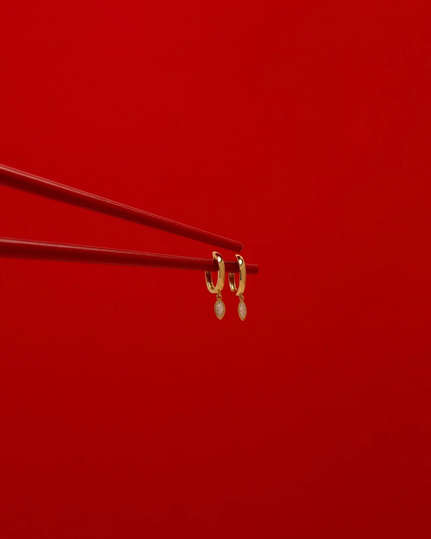 Bold red. High contrast. Precision detail.⁠
Jewellery campaign imagery created for Lunar New Year for @moimoifinejewellery with impact and intention.⁠
⁠
#JewelleryPhotography #LunarNewYearCampaign #SydneyCreative