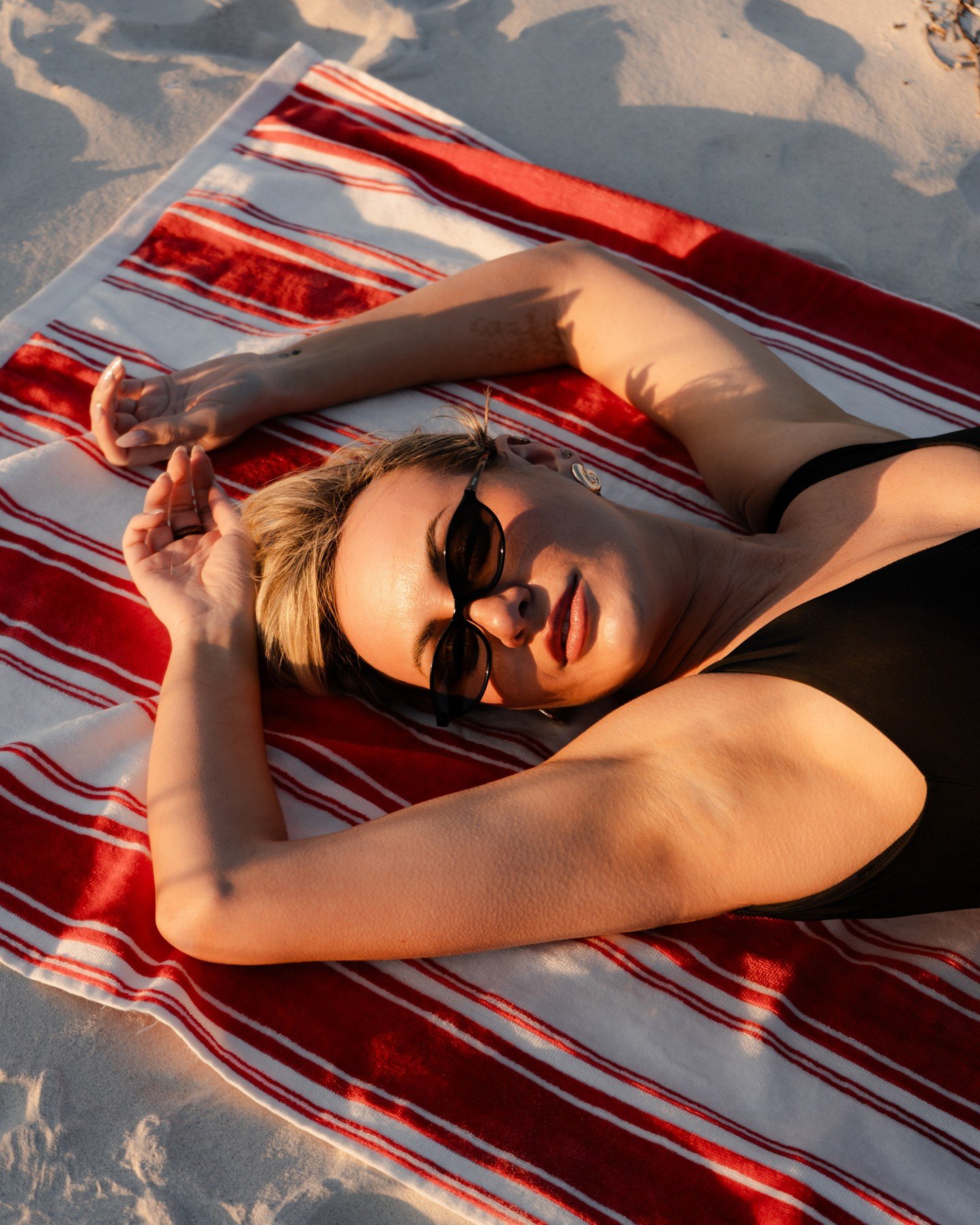 @Saintshade__ sunglasses photographed in golden hour light to create elevated, lifestyle driven brand content.⁠
⁠
#SunglassesPhotography #LifestyleProductPhotography #AustralianBrand