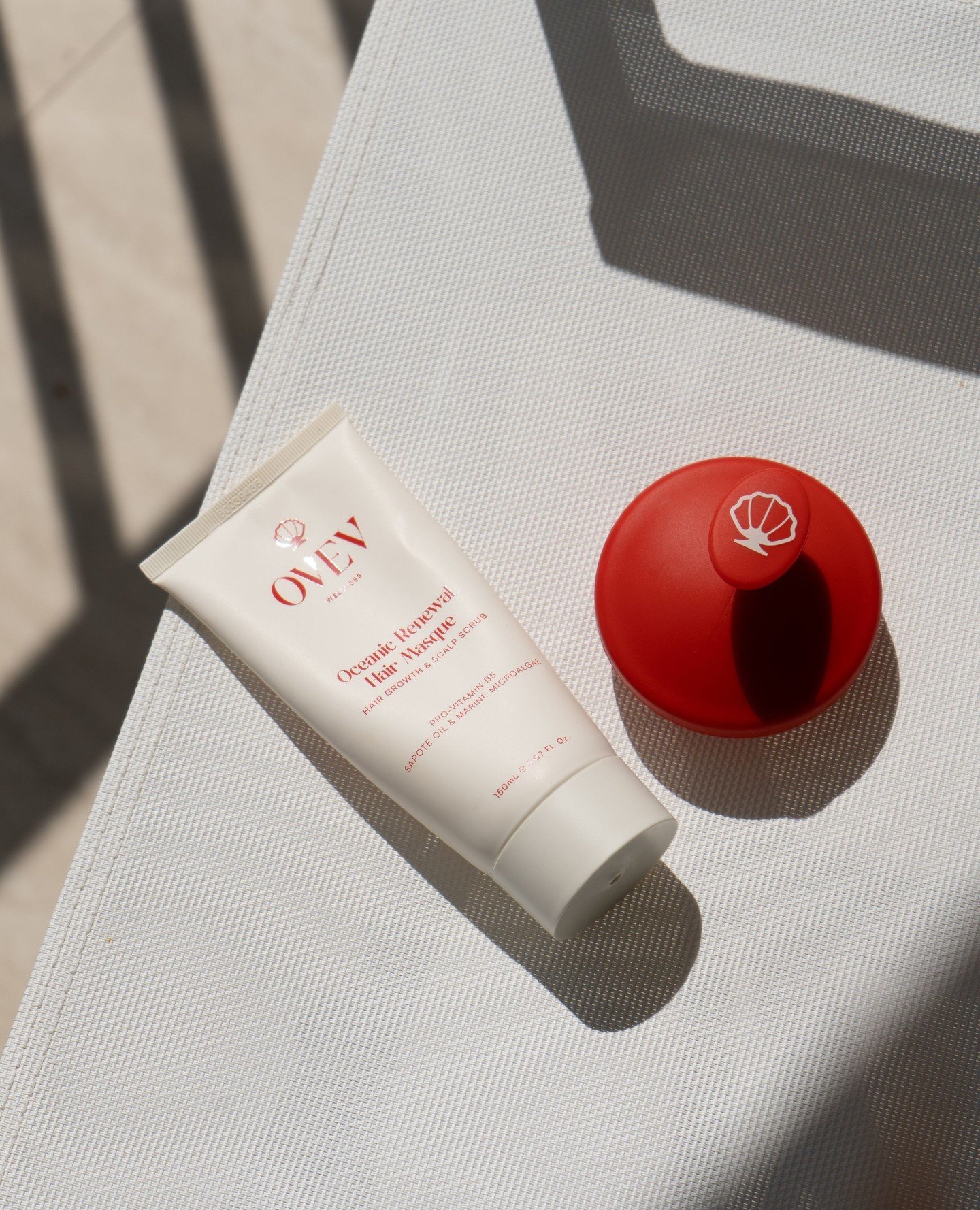 Wellness product photography that builds trust while staying beautifully minimal.⁠
⁠
#SkincarePhotography #WellnessBranding #EcommerceContent