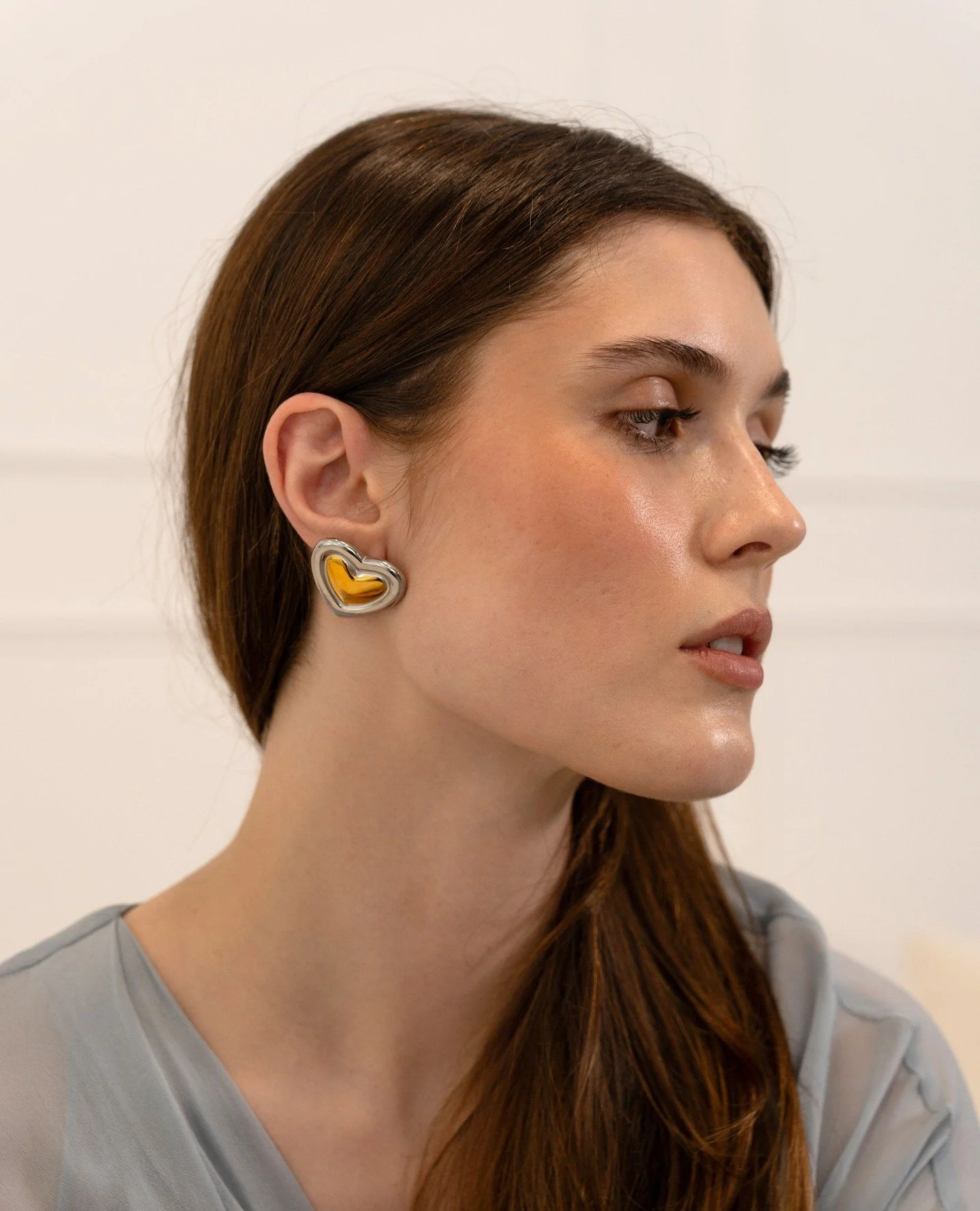 Keeping it simple.⁠
⁠
Clean, minimal, and focused on the piece, nothing more, nothing less.⁠
⁠
Shot for Golden Muse.