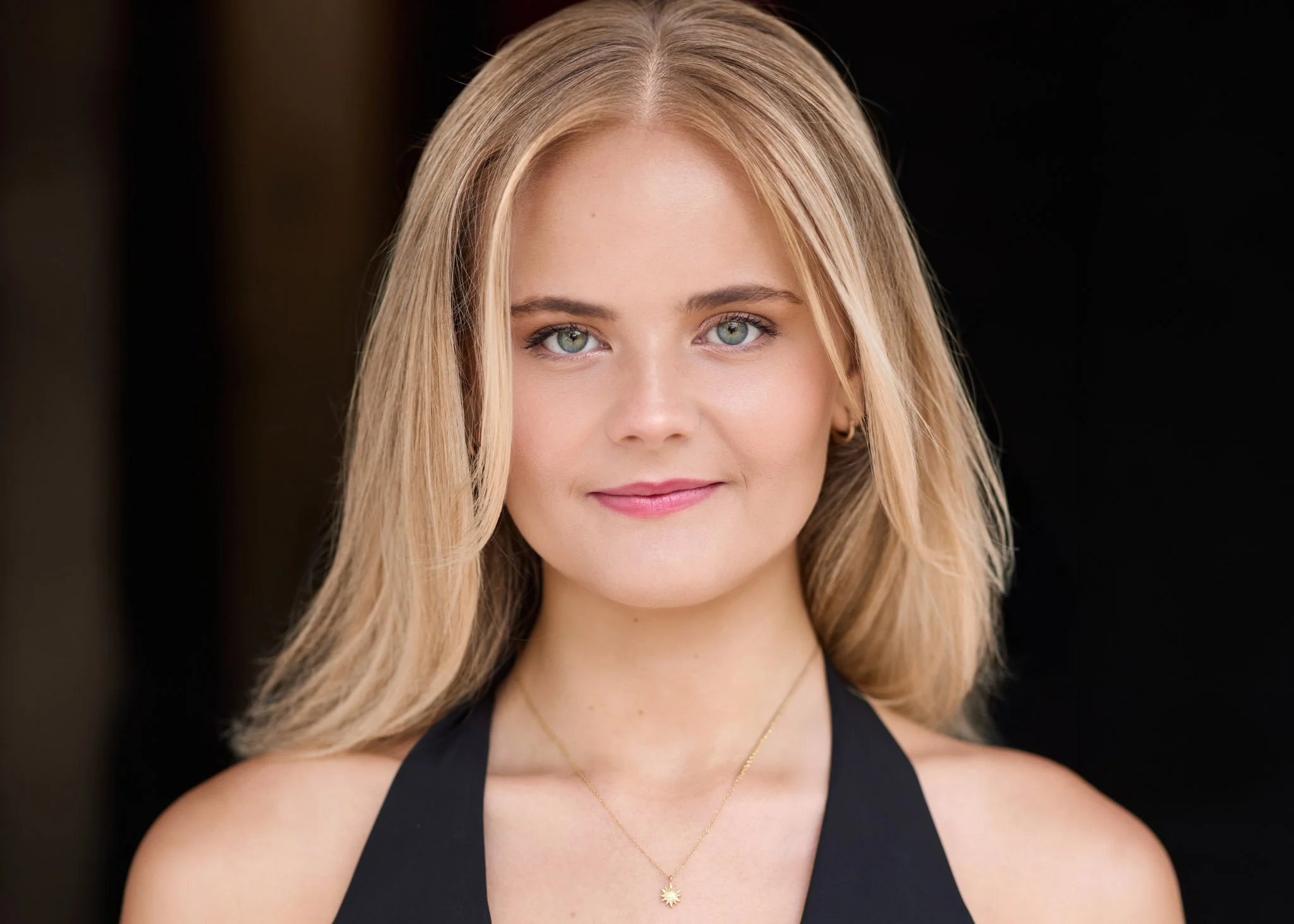 taree-photographer-photgraphy-lenshead-headshots--GRH23881M.jpg
