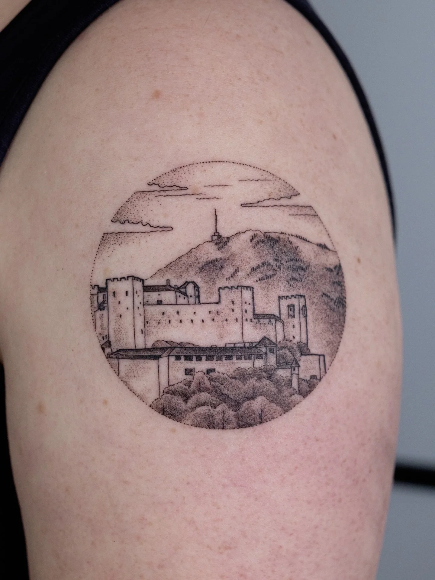 Ein paar Salzburg-Tattoos f&uuml;r euch zum schm&ouml;kern! Auch Hundemarken und Stiegenaufg&auml;nge zum Kapuzinerberg kann ich f&uuml;r und auf euch verewigen! ✌️ Ich freu mich schon auf euere Ideen und W&uuml;nsche!
