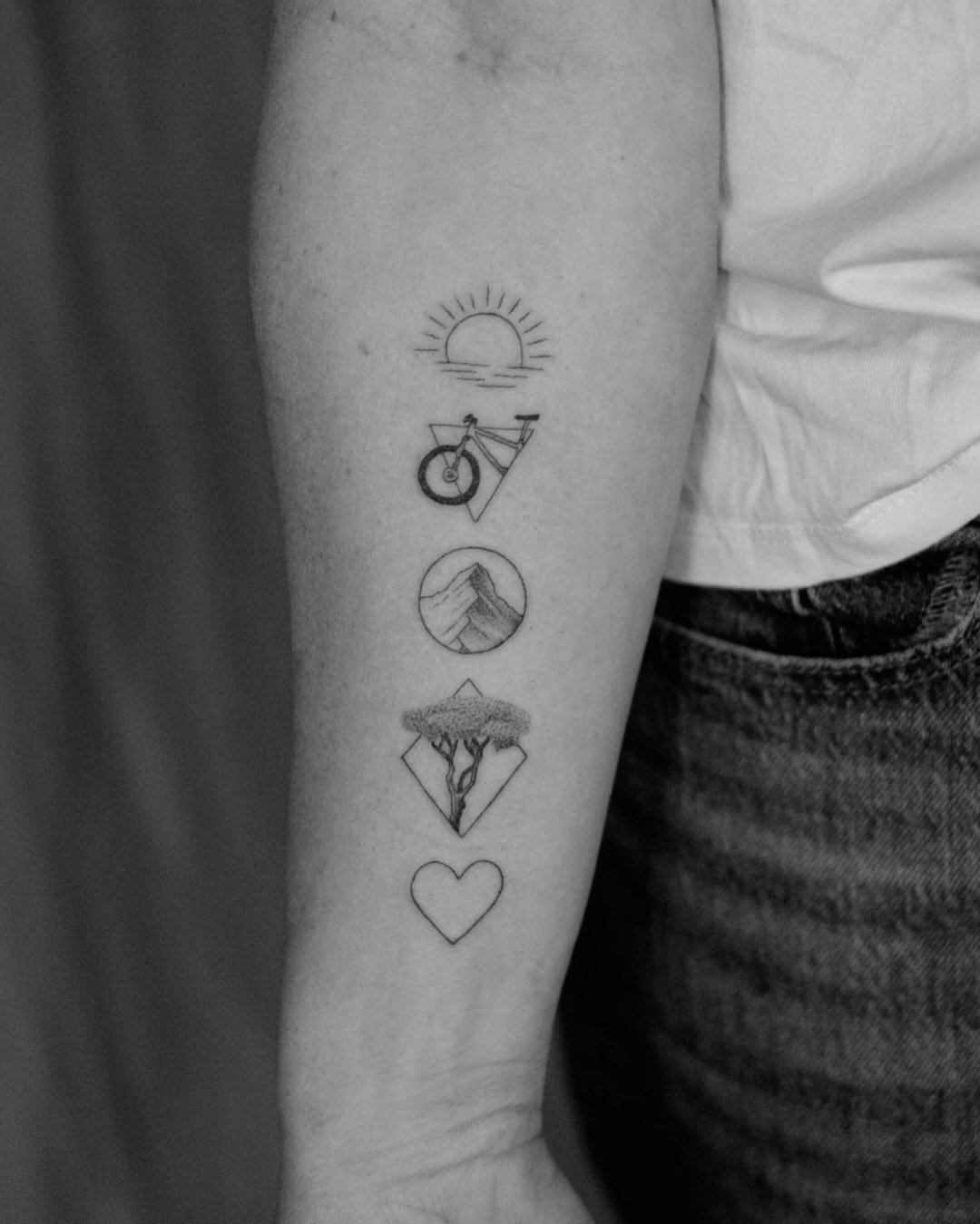 Eine Sammlung ganz vieler Tattoos, die ich in den letzten Wochen gestochen hab 🙌 
Ich vergeb grad alle Termine f&uuml;r Juni &amp; Juli - schreibt mir einfach eine E-Mail und wir machen dein Wunsch-Tattoo m&ouml;glich! Ich freu mich!