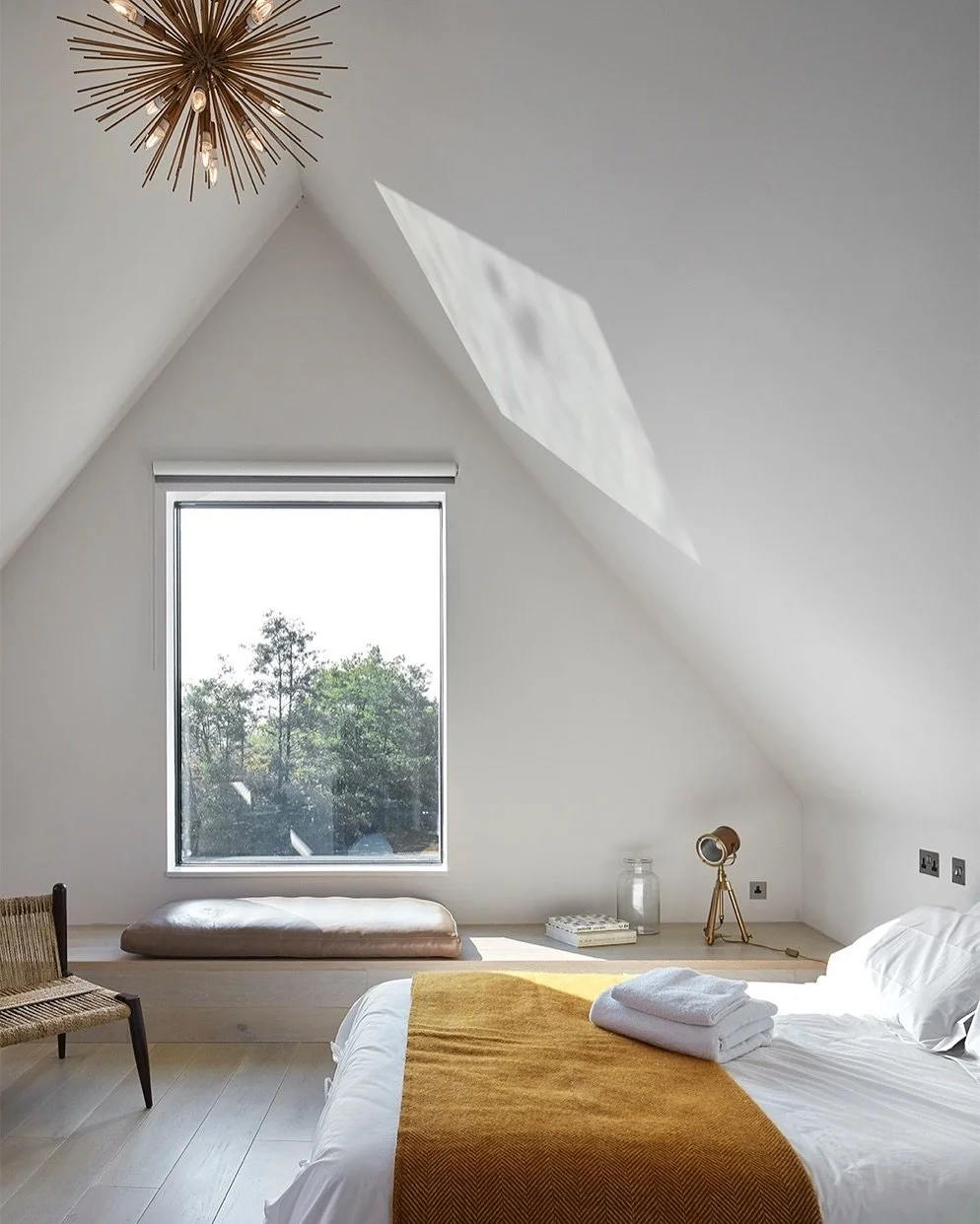 Backwater bedrooms and bathrooms

High quality mattresses and 400 thread count egyptian cotton bed linen, for a peaceful night&rsquo;s sleep and spectacular views in the morning