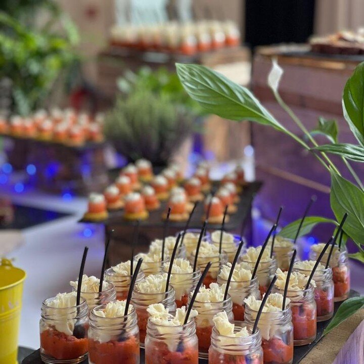 Un jolie buffet fleuri et romantique 🌿 pour le mariage de Marion et Hadrien au @solaris 💕

Merci de nous avoir fait confiance et toutes nos f&eacute;licitations aux mari&eacute;s ! 

#mariage #wedding #evenement #traiteur #traiteurparis #buffet