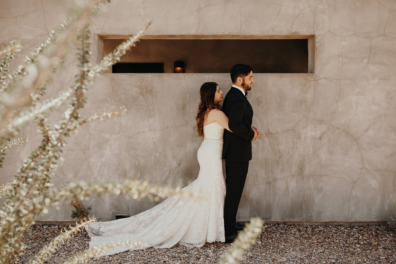 An earthy and romantic desert wedding at Willow House in West Texas 