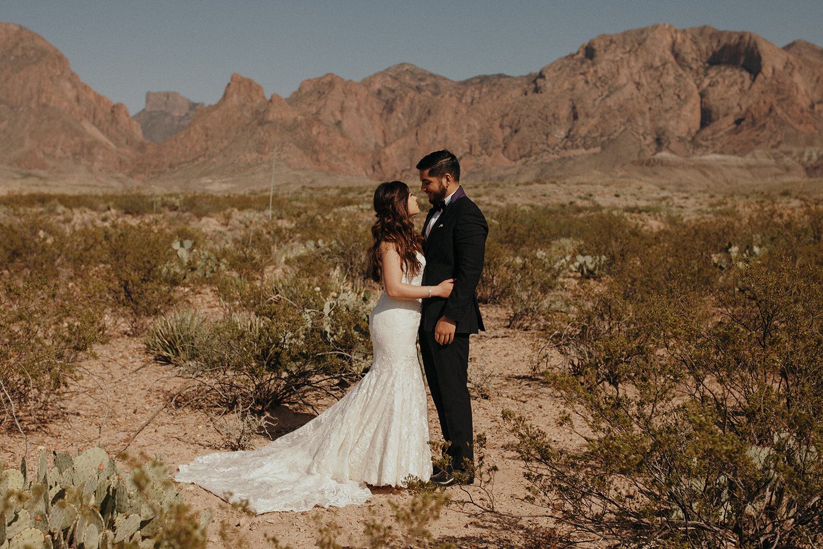 An earthy and romantic desert wedding at Willow House in West Texas 