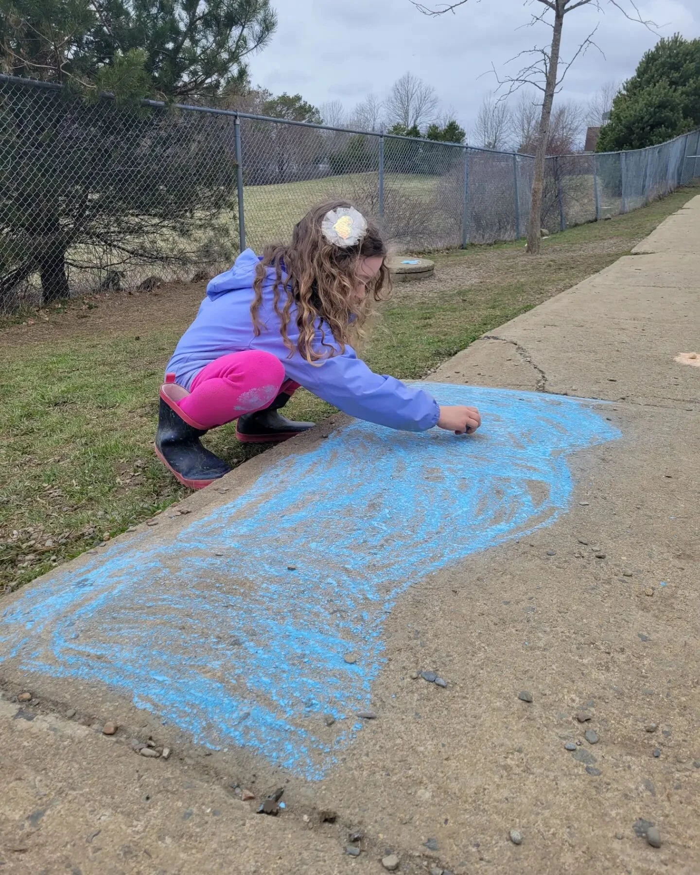 Another great day with the afterschool kids playing with chalk and bubble painting.

Happy Easter everyone🐰